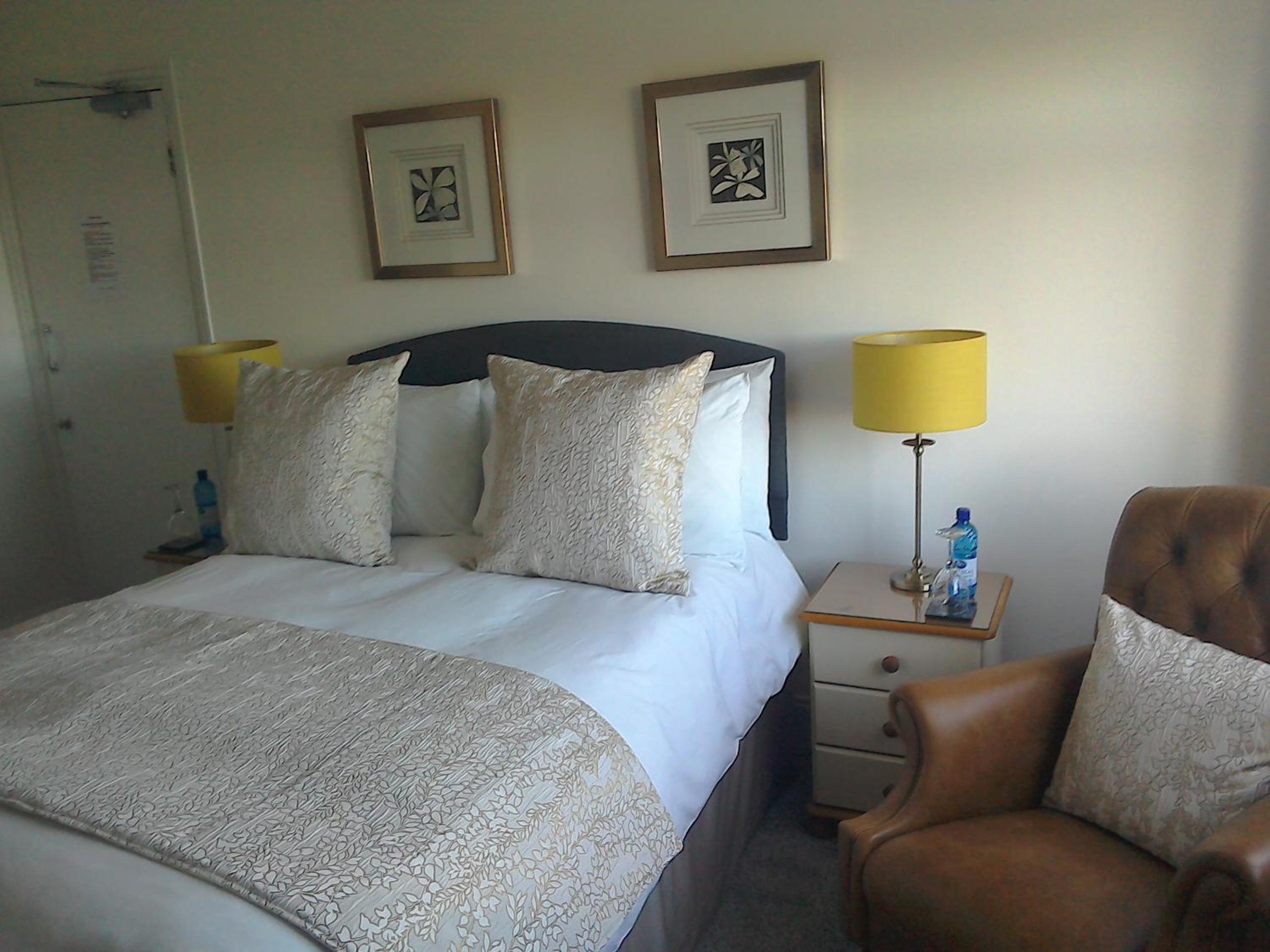 Deluxe Double Room with Shower - Photo 2