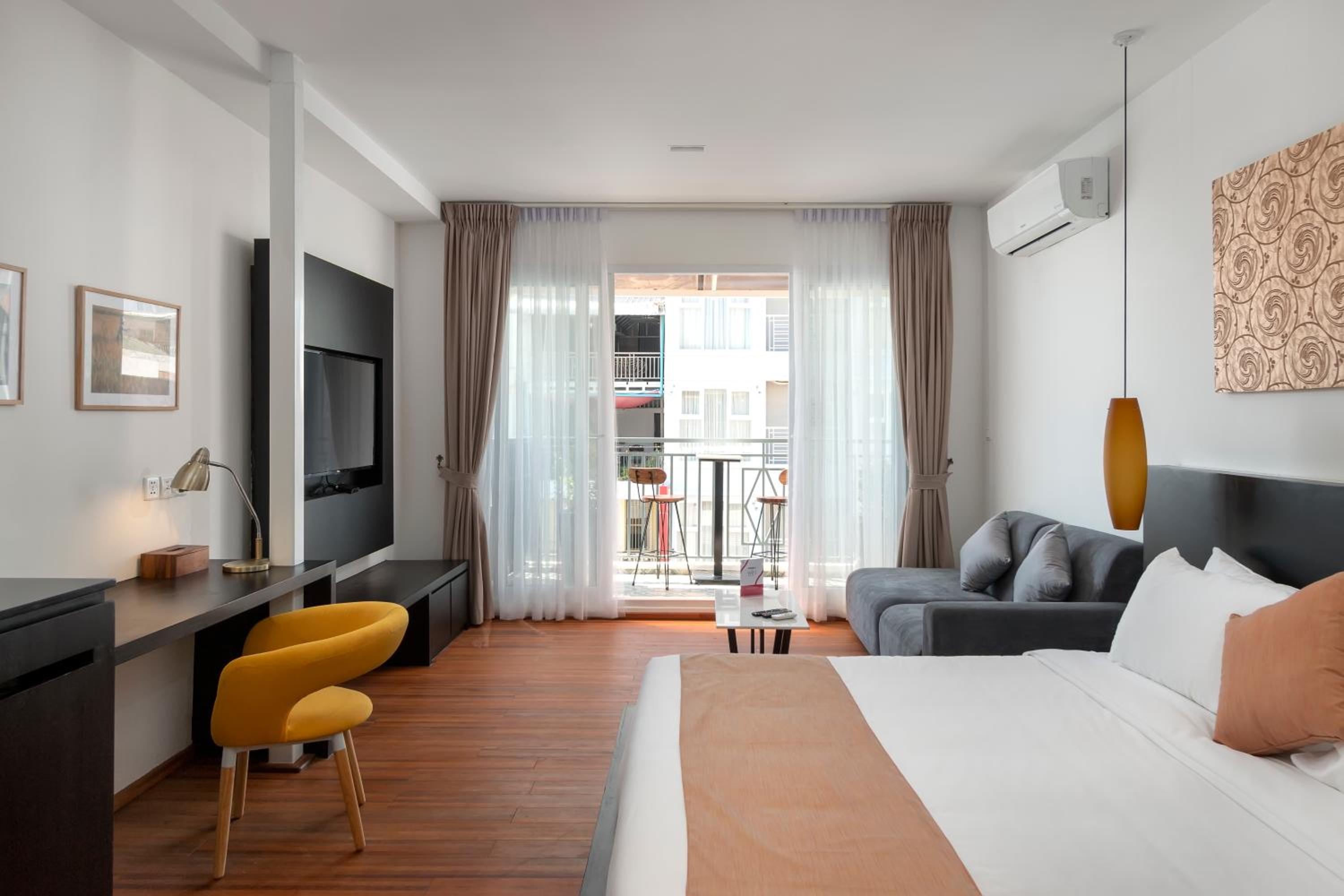 Penthouse Studio - Photo 1