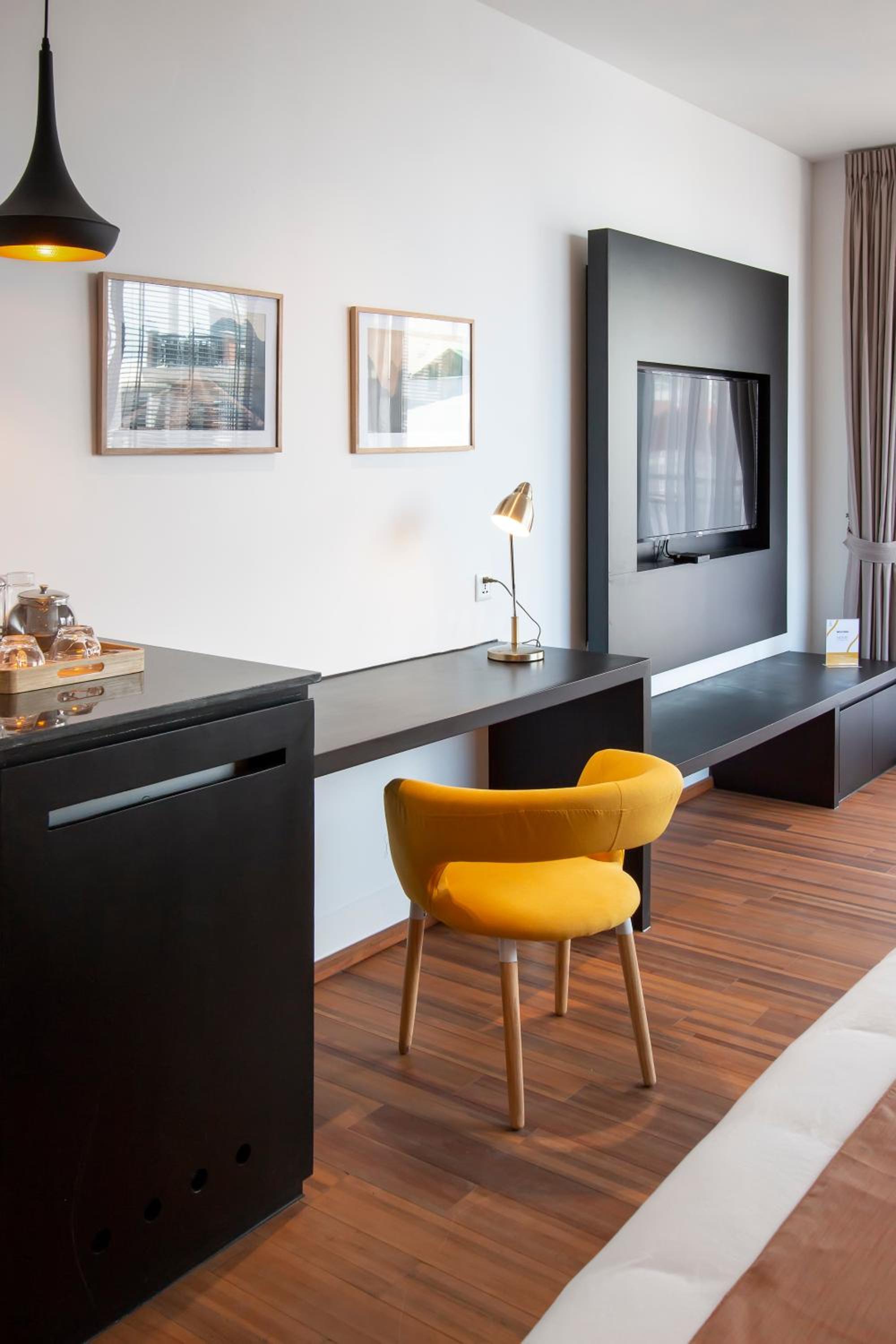 Penthouse Studio - Photo 9
