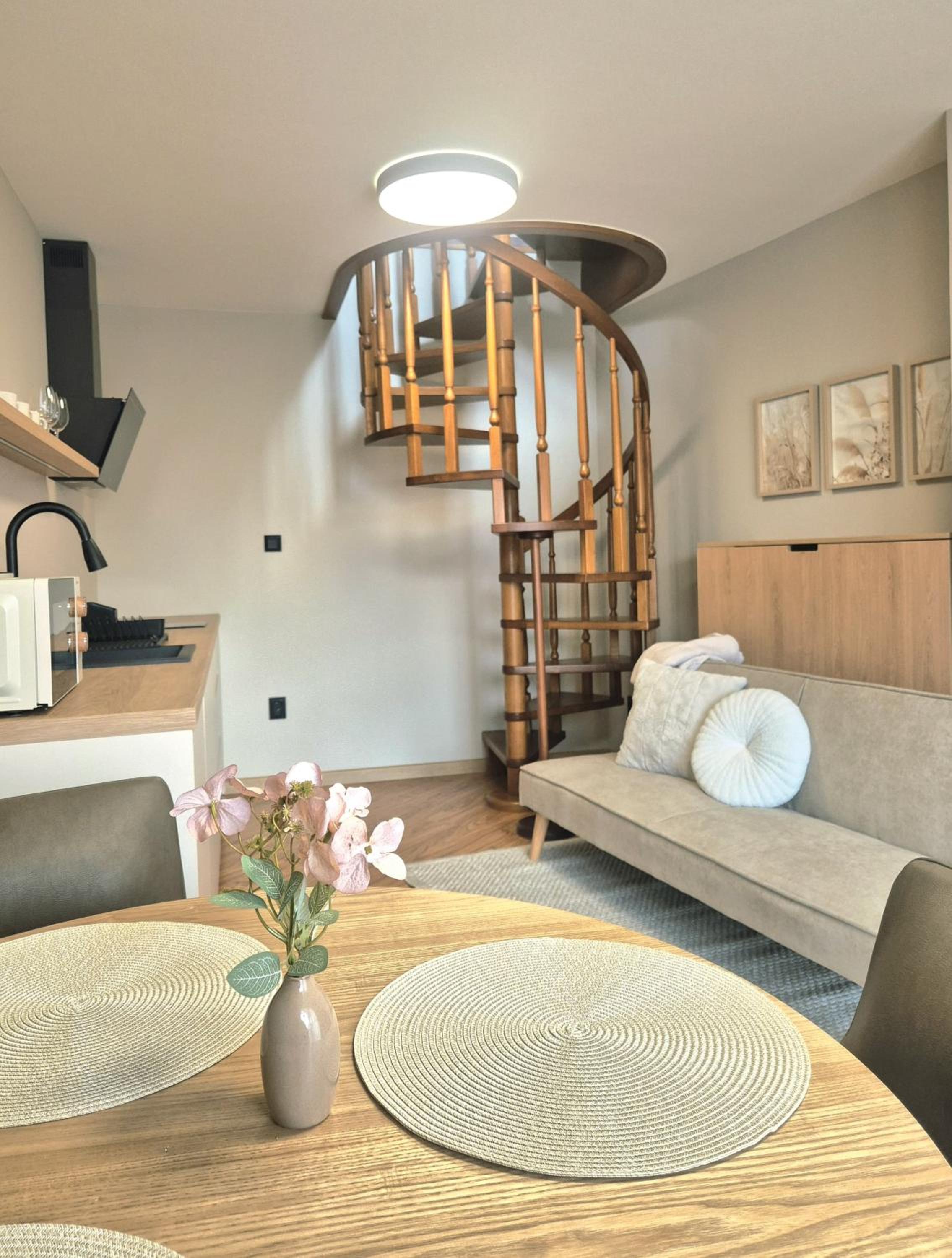 Studio Apartment with Balcony photo 1