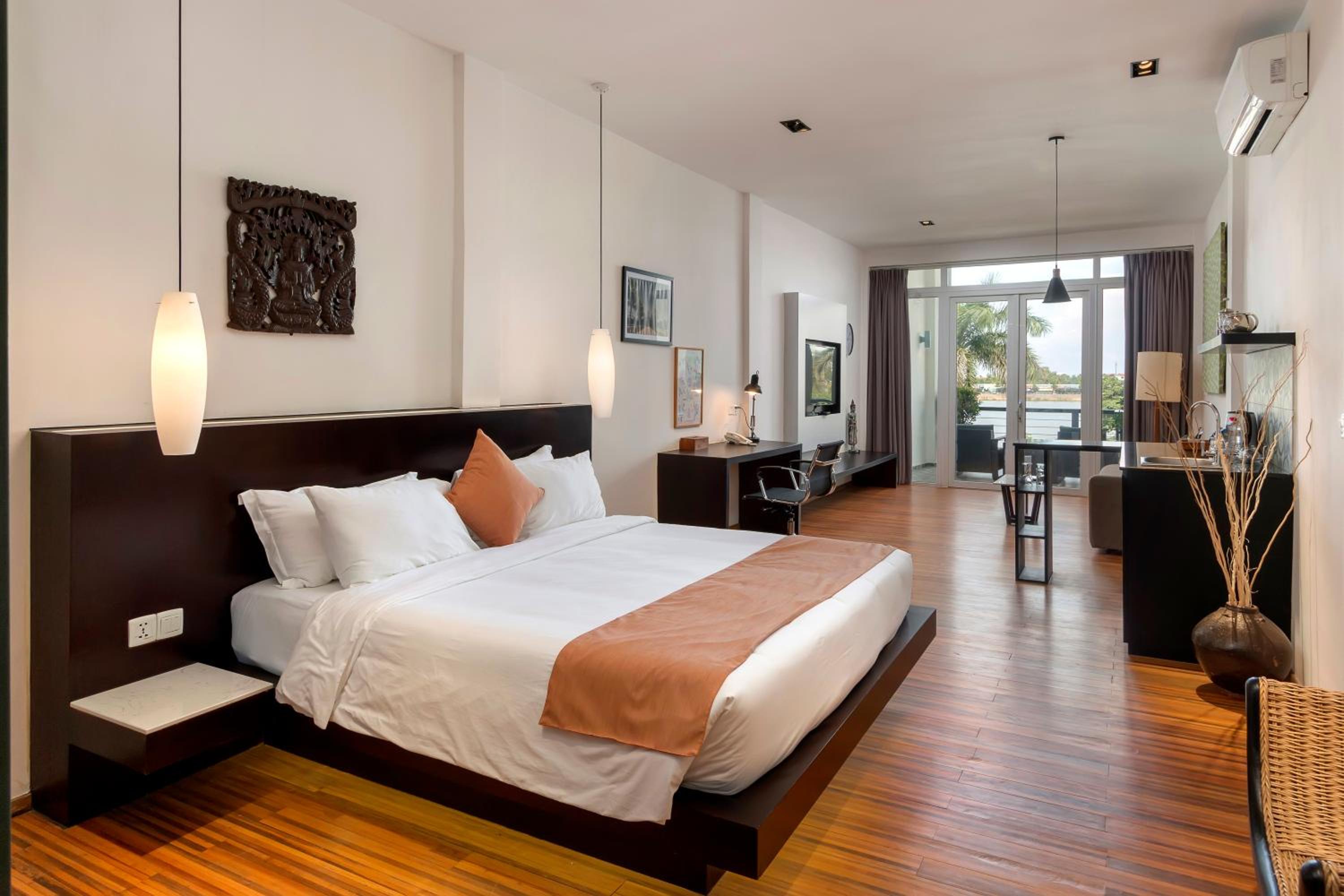 The Riverfront Loft - Photo 9