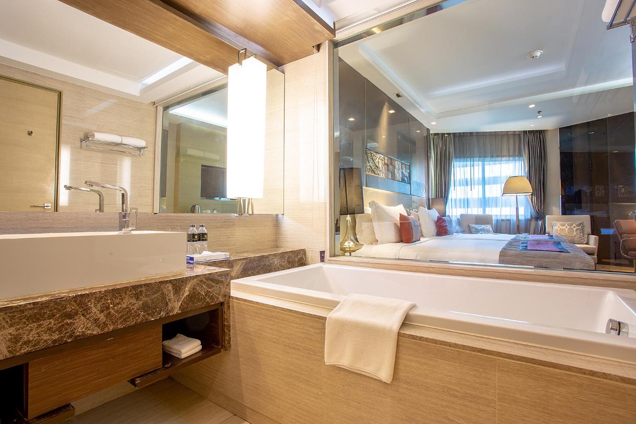 Deluxe Twin Room photo 3