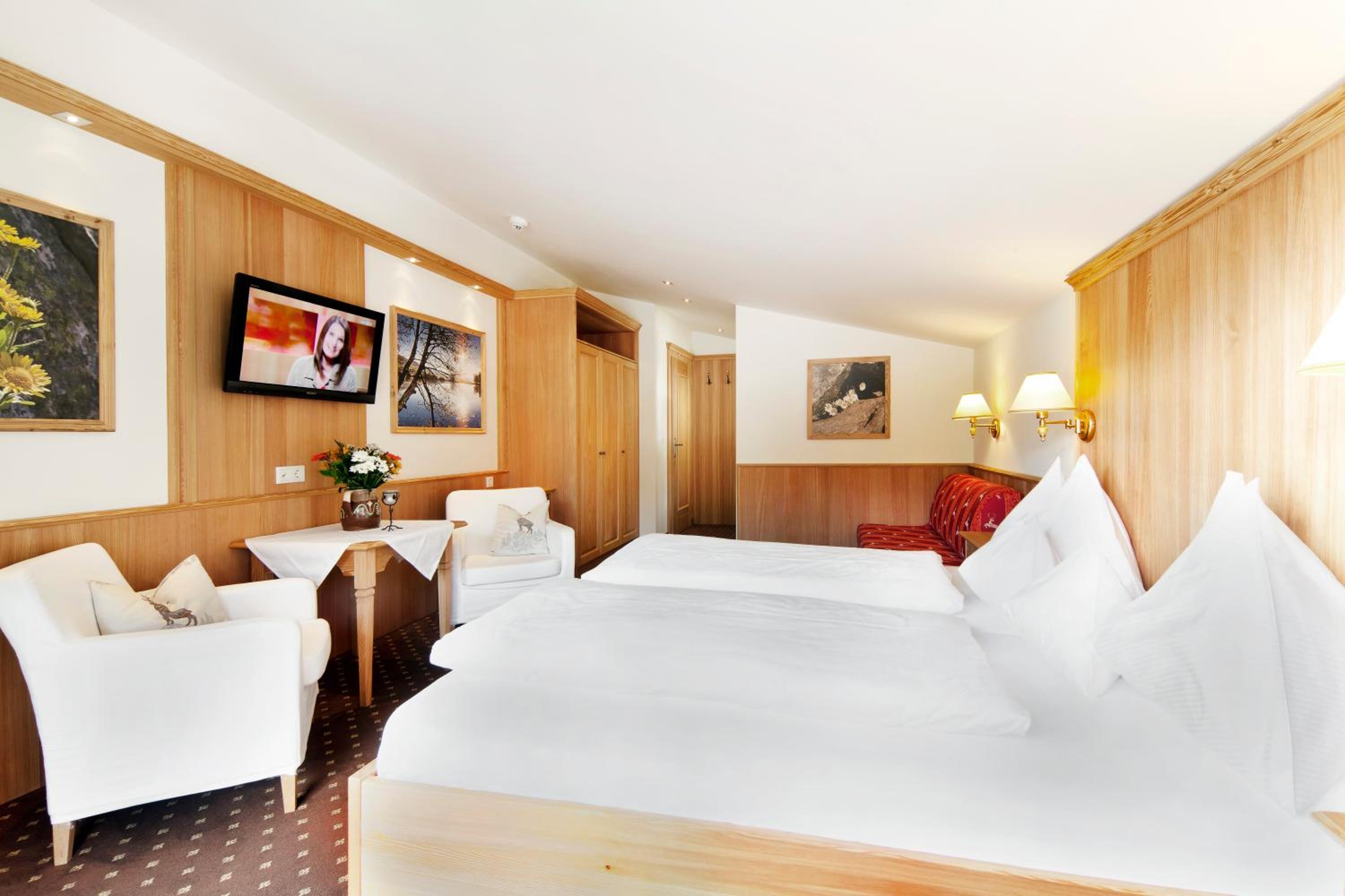 Comfort Double Room - Main Building photo 3