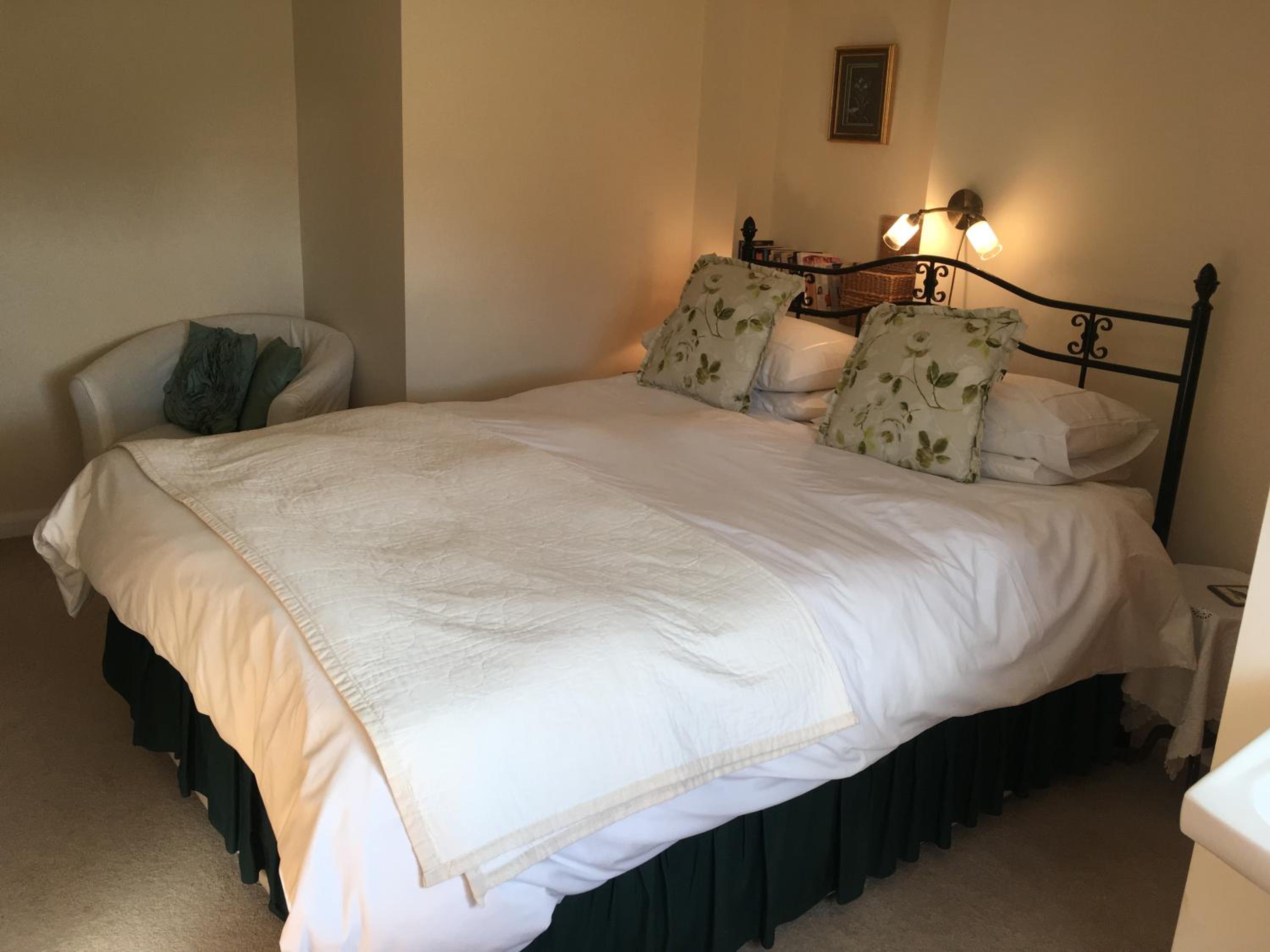 Double Room with Private Bathroom - Photo 1