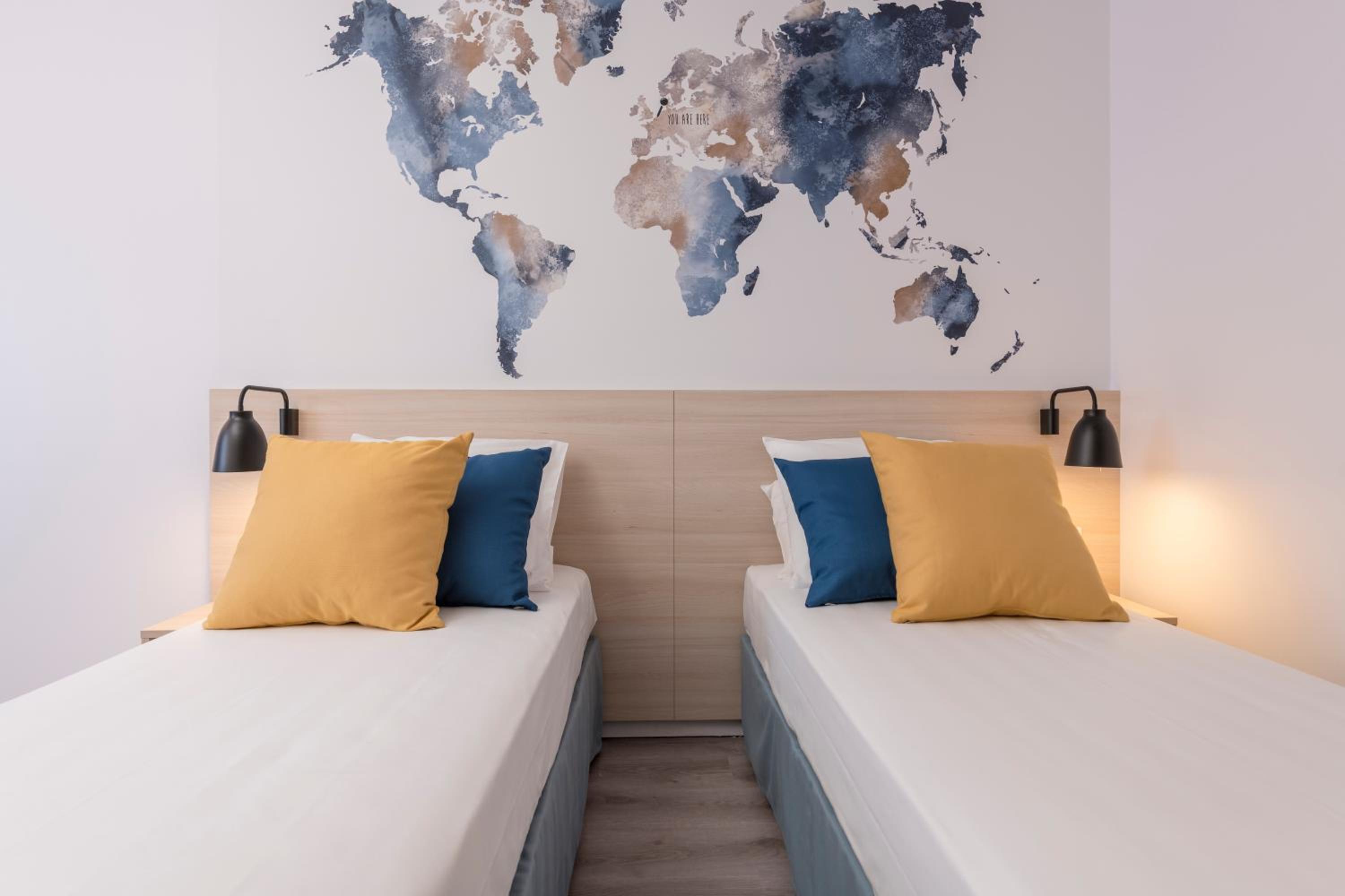Twin Room - Photo 2
