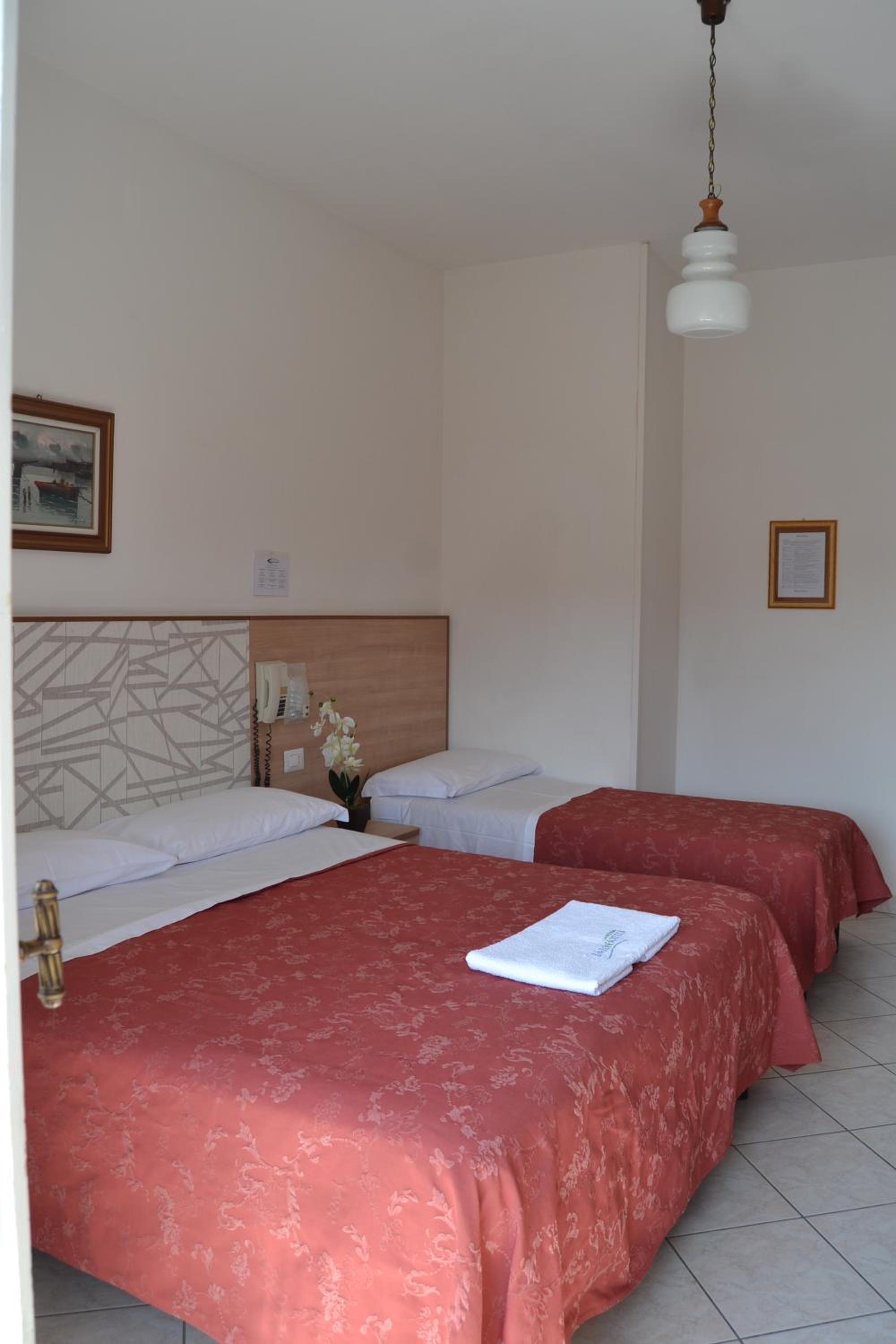 Superior Triple Room photo 2