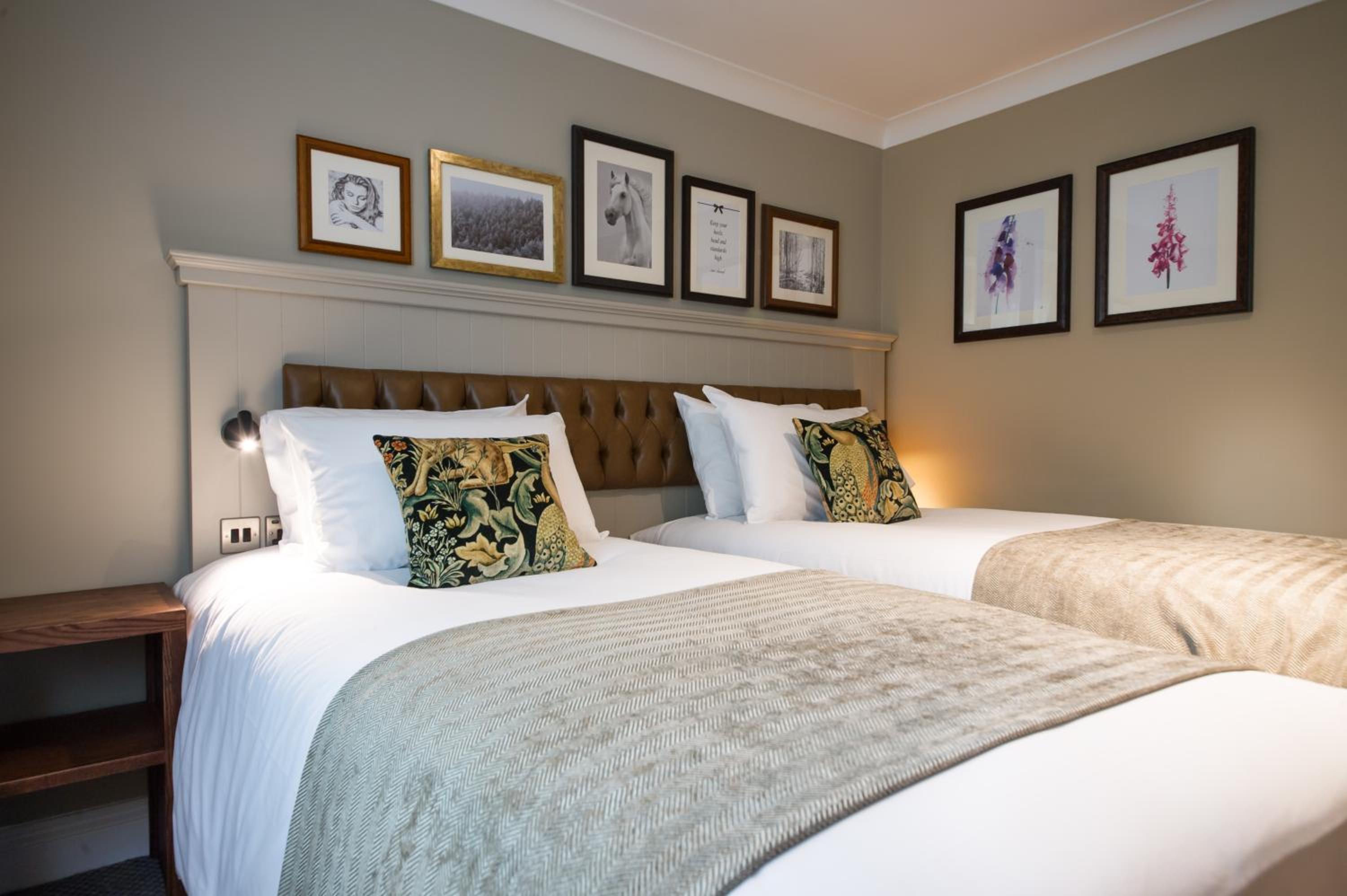 Standard Twin Room - Photo 1