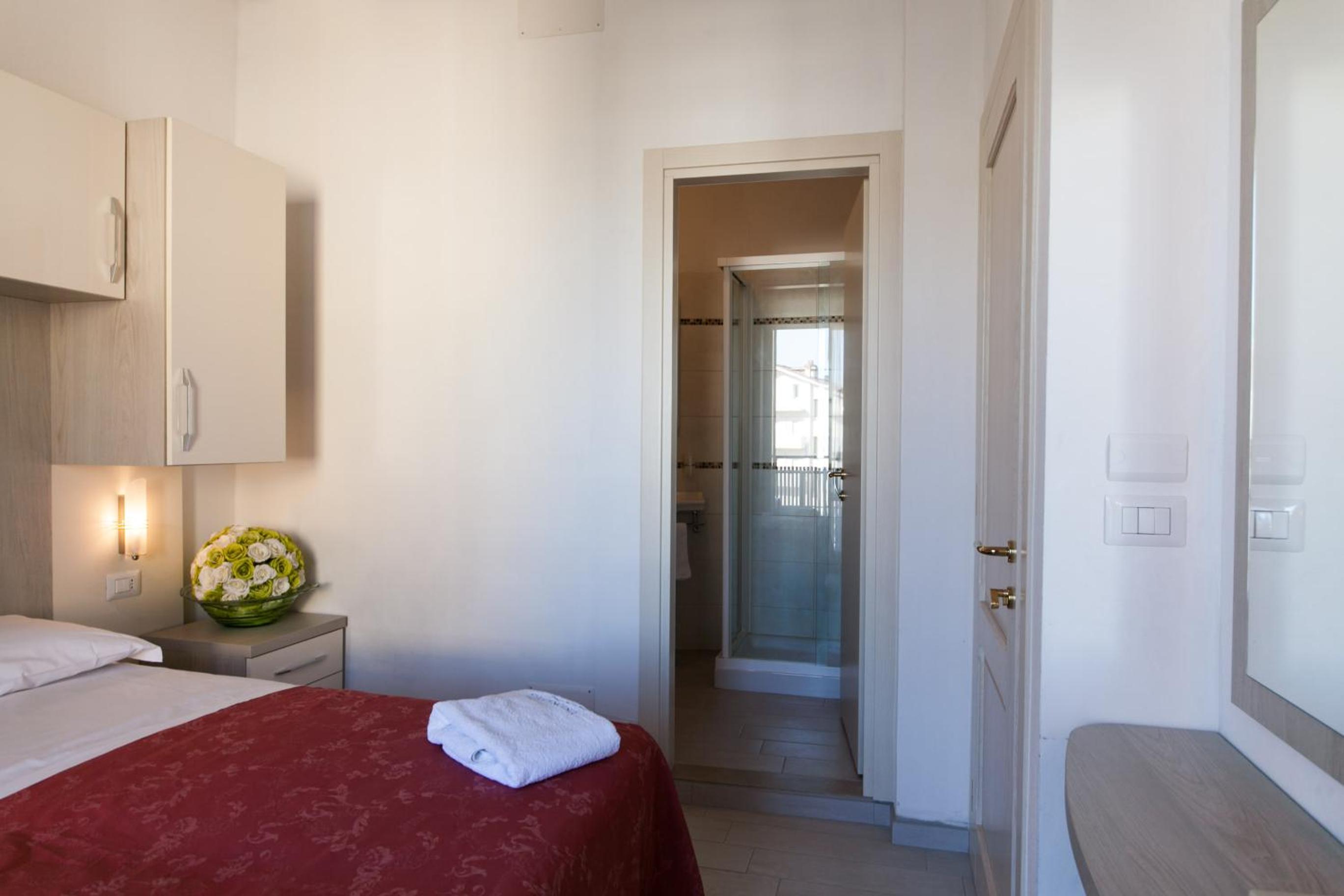 Double or Twin Room photo 2