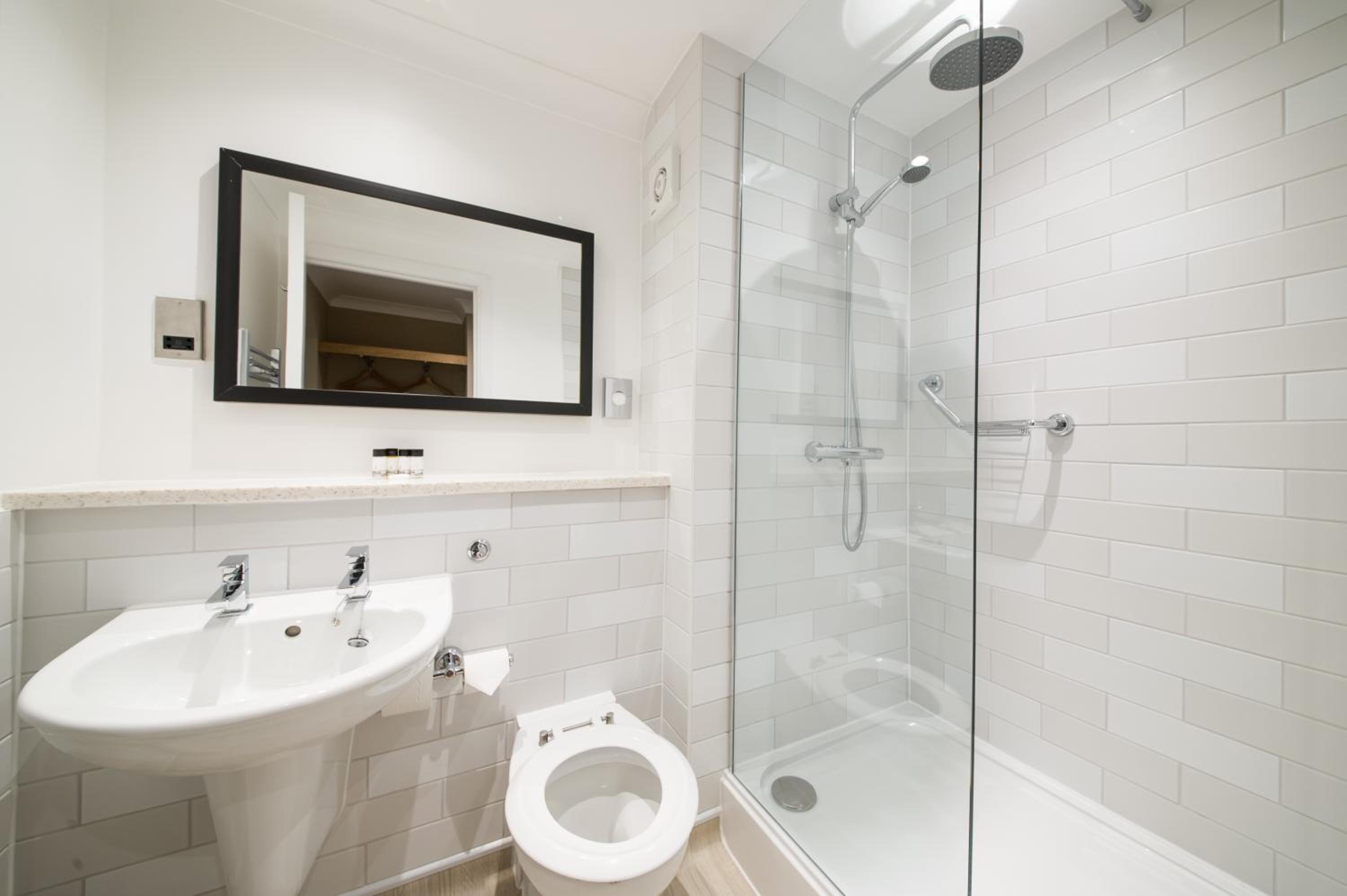 Double Room - Photo 7