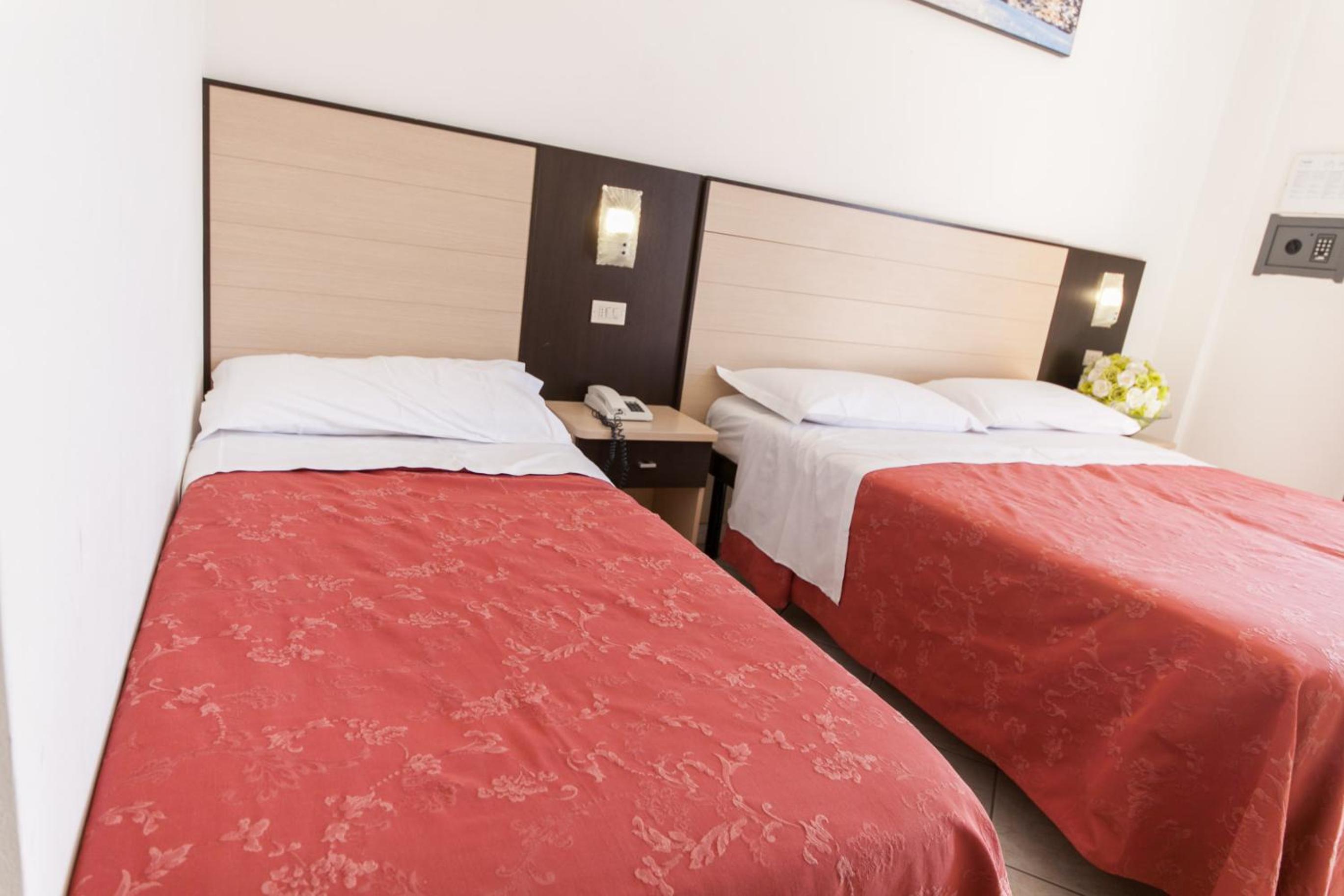 Superior Triple Room photo 3
