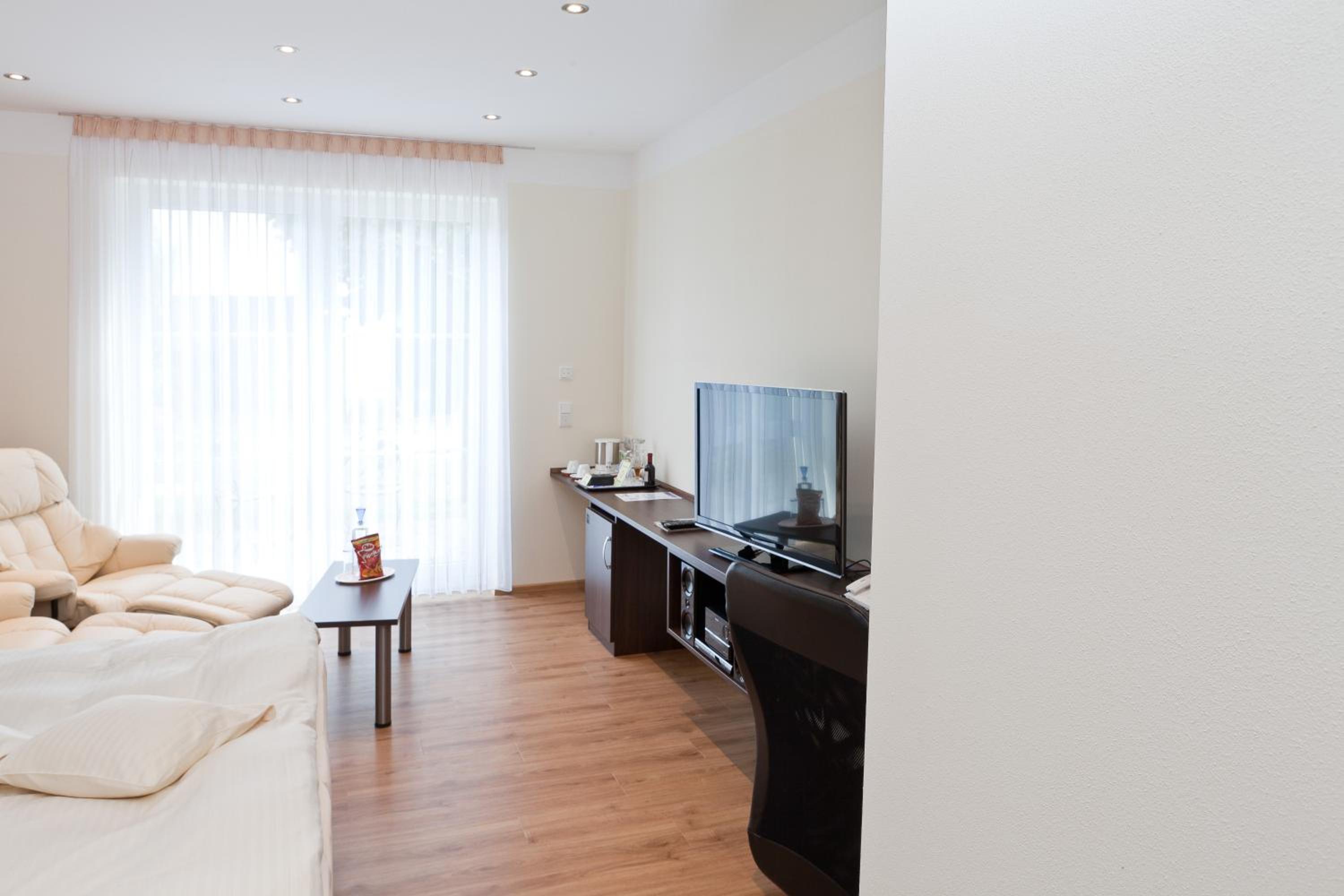 Single Room - Business photo 2