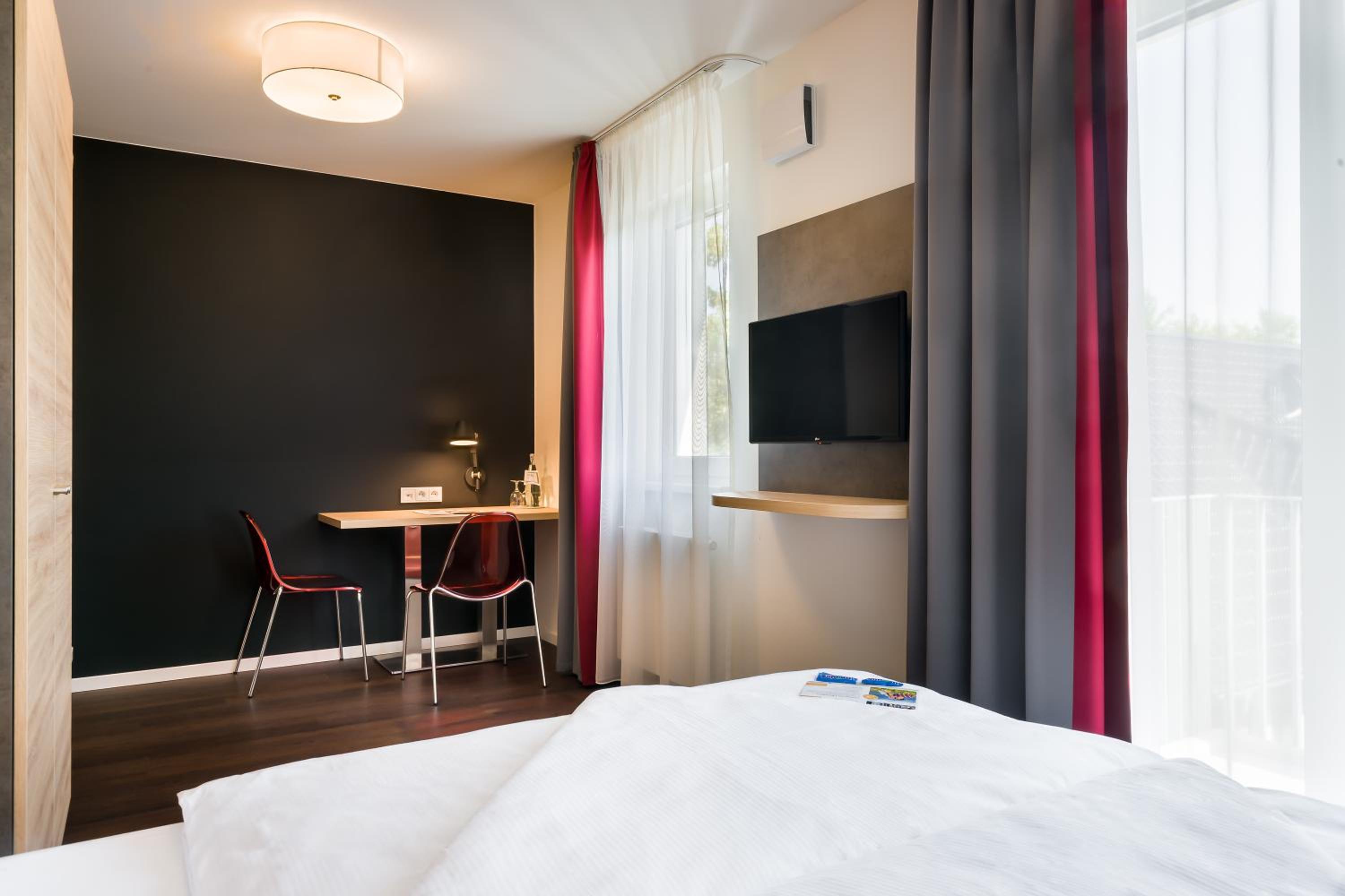Double Room With Queen Size Bed