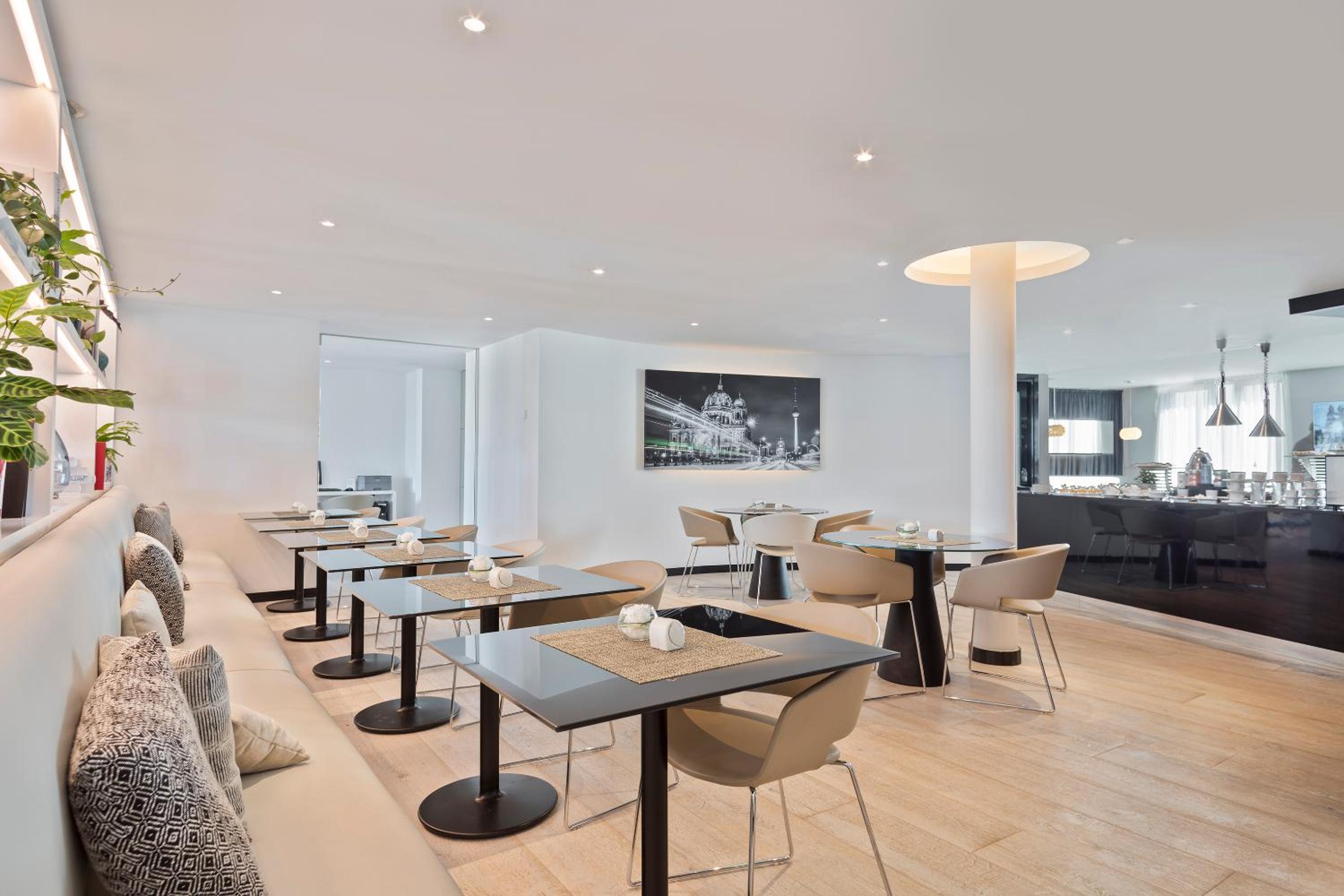 The Level Junior Suite with Executive Lounge Access - Photo 11