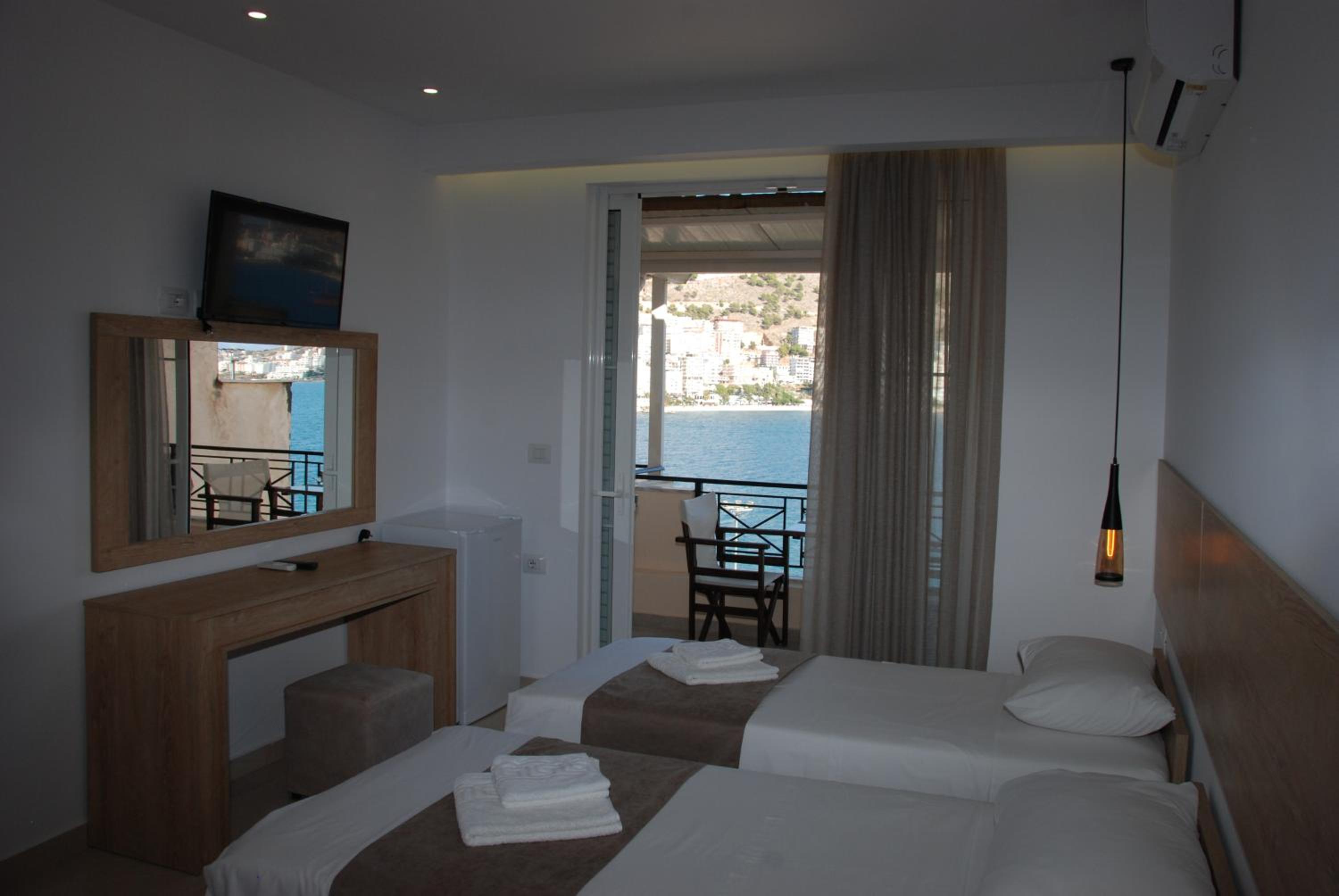Triple Room with Sea View photo 3