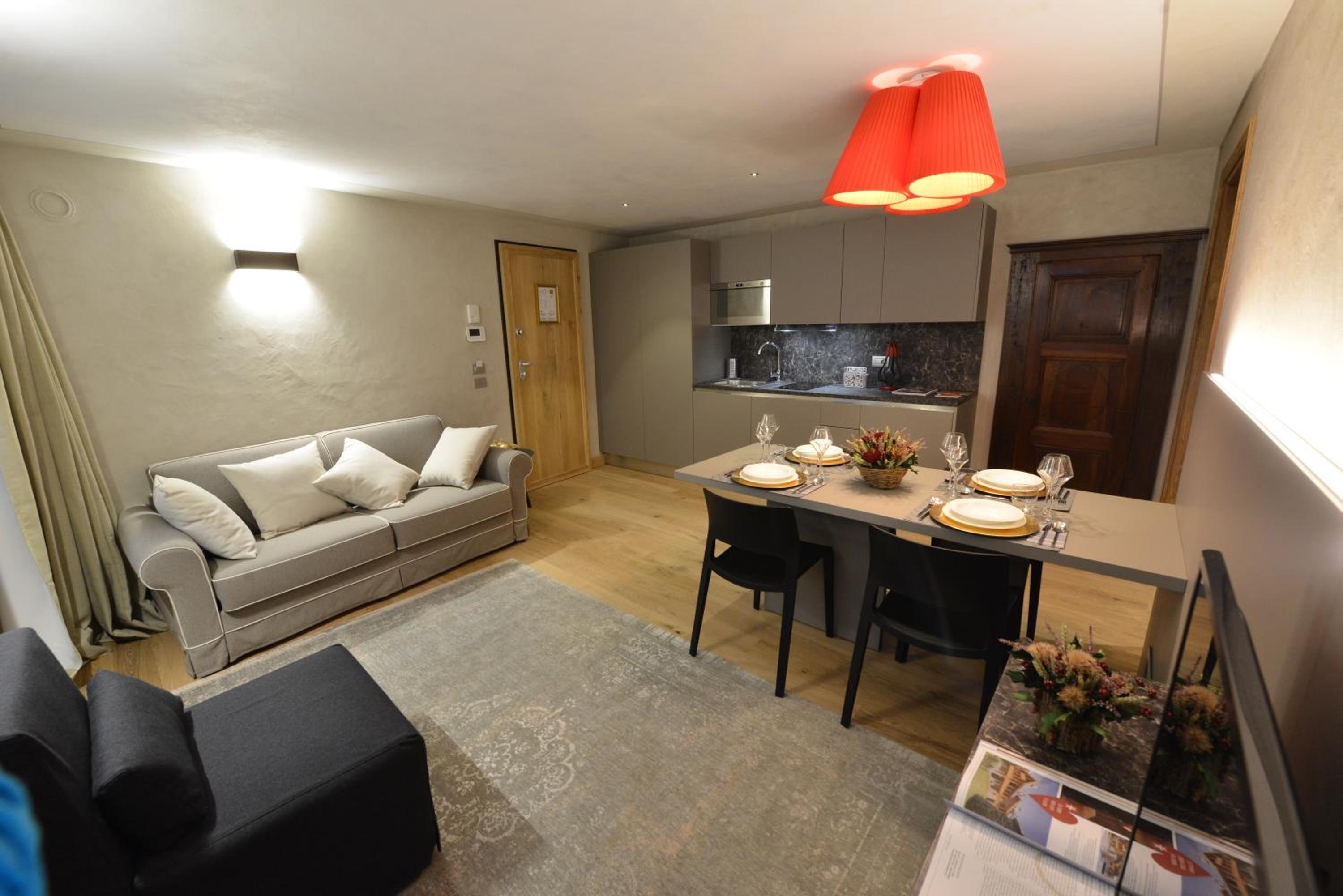 One-Bedroom Apartment