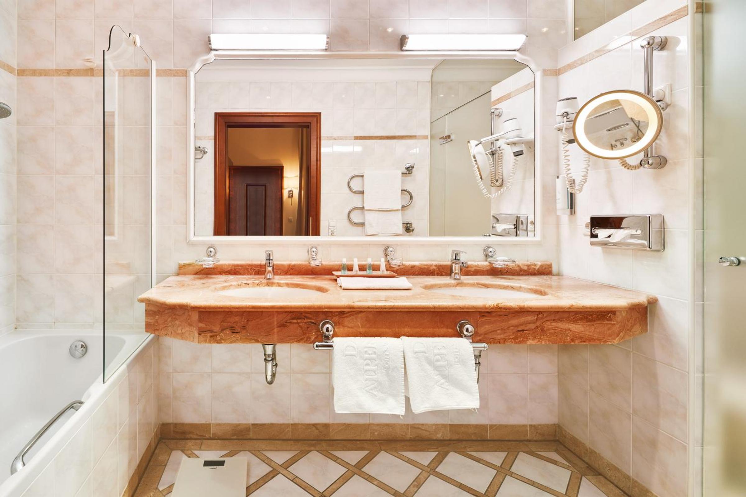 Suite with Balcony photo 3