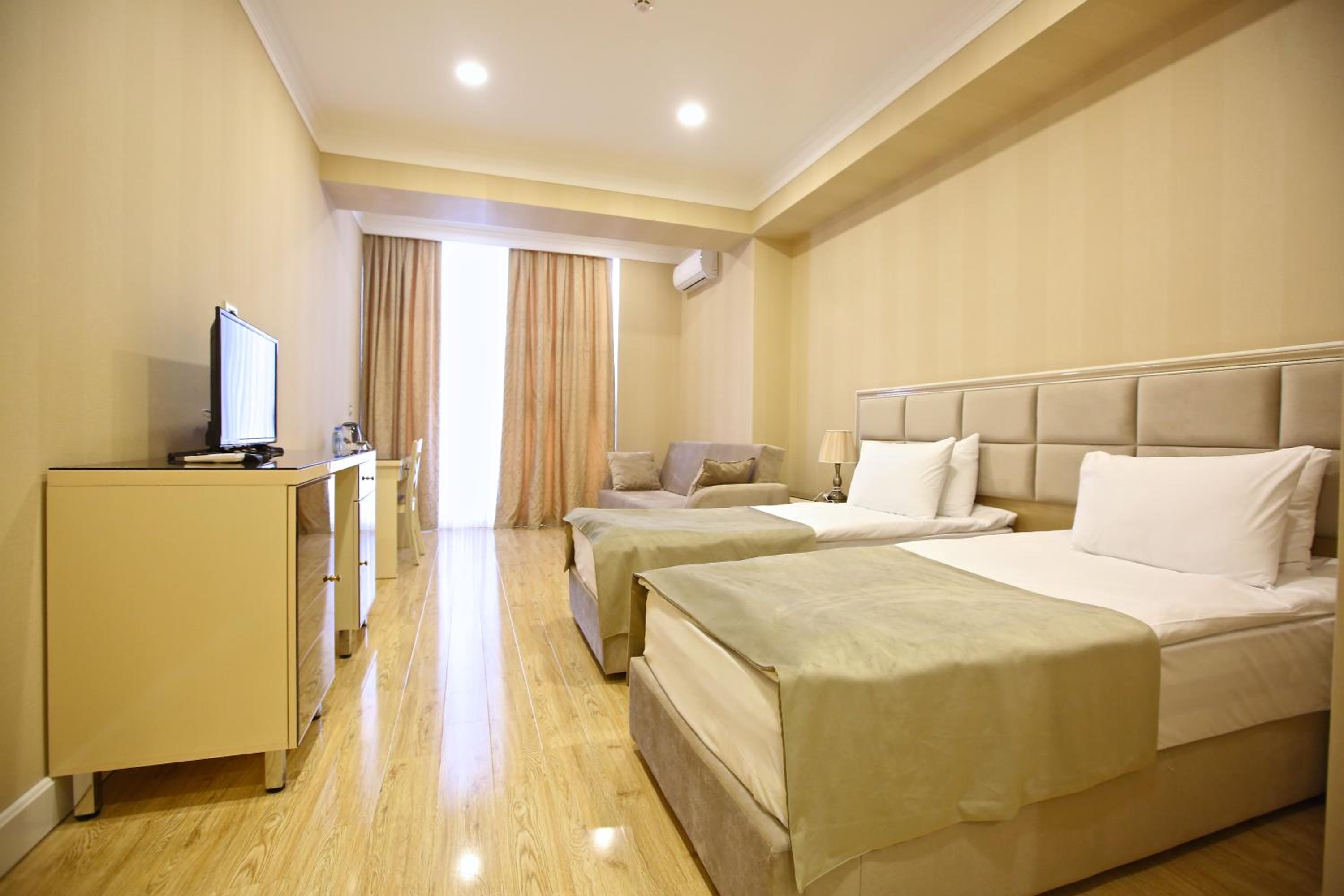 Large Twin Room photo 3