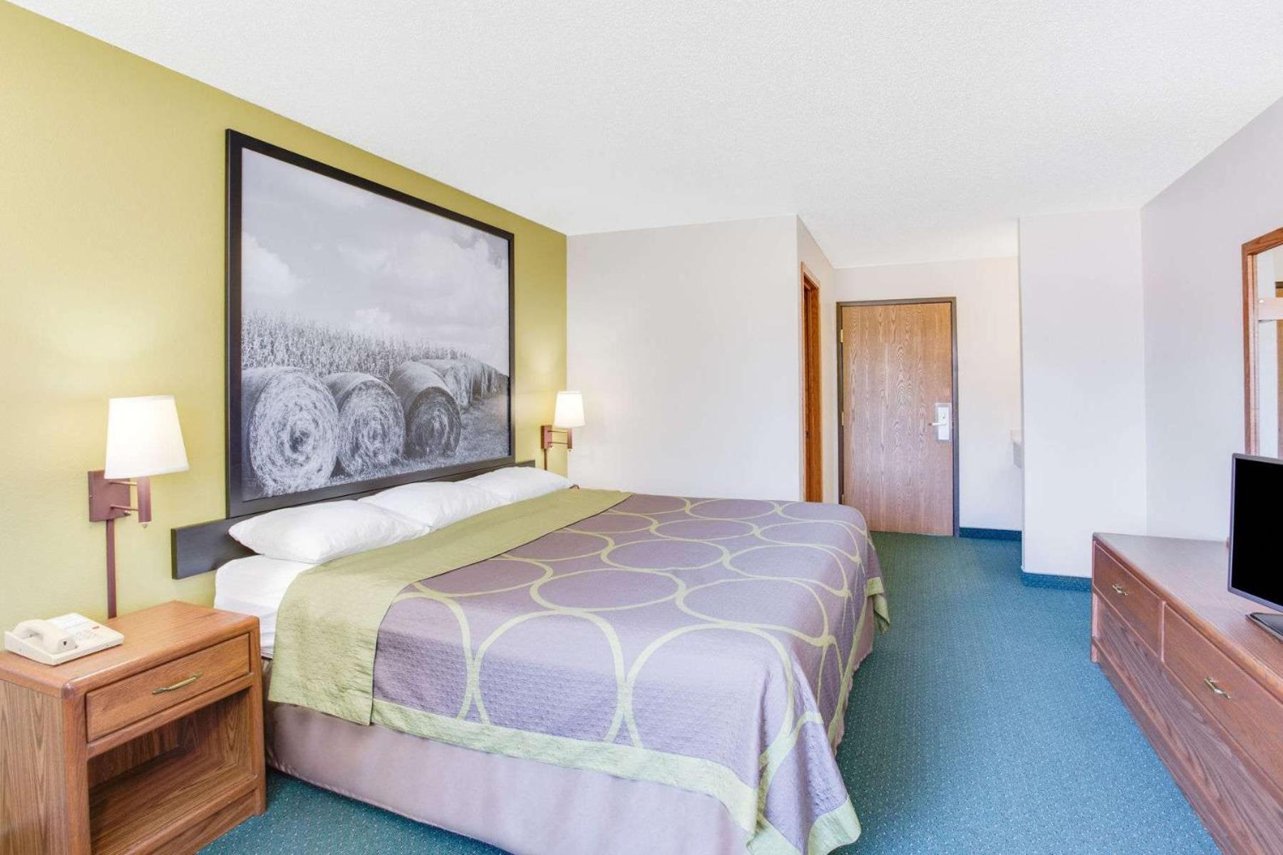 King Room - Non-Smoking - Photo 1