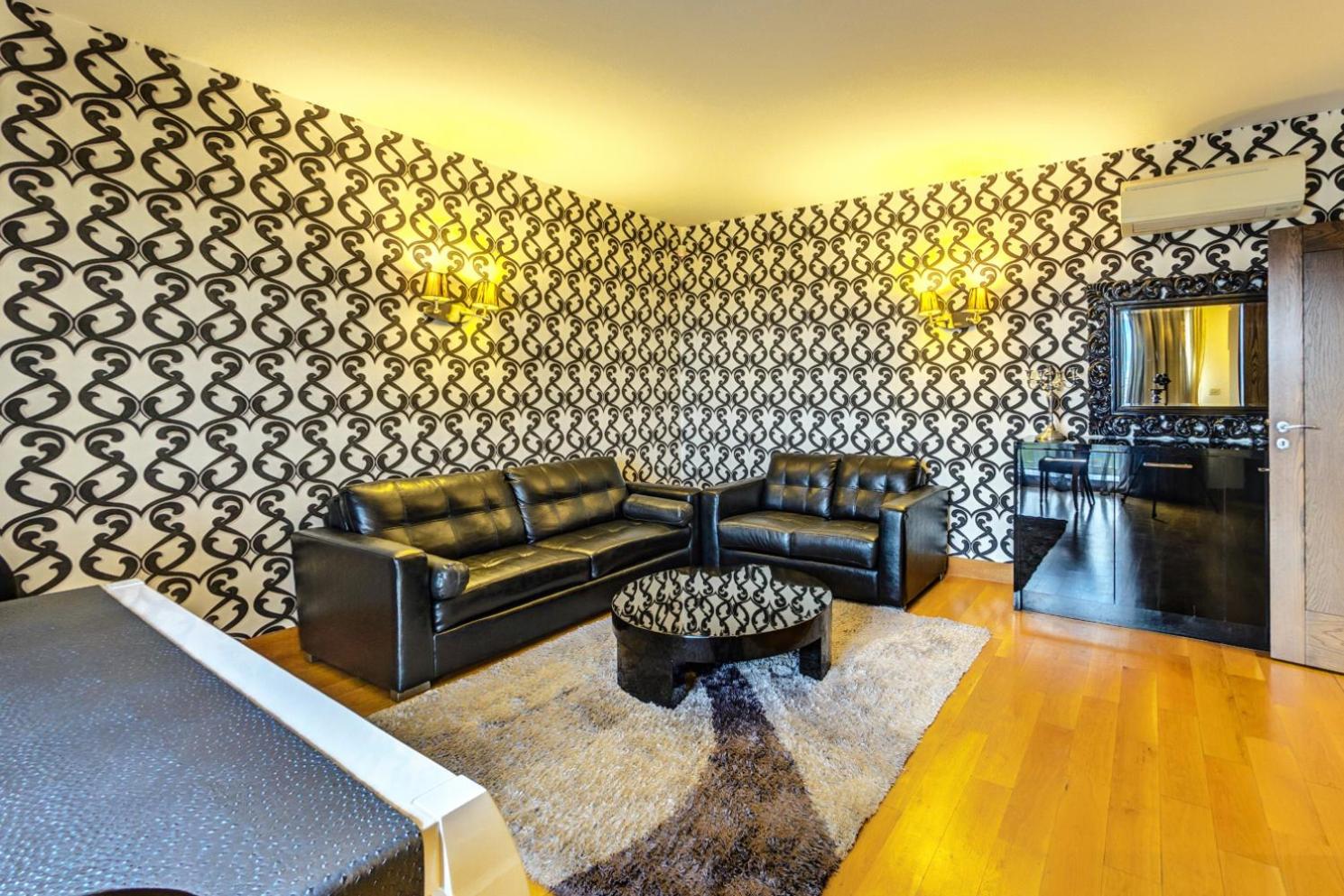 Deluxe Suite - Photo 26