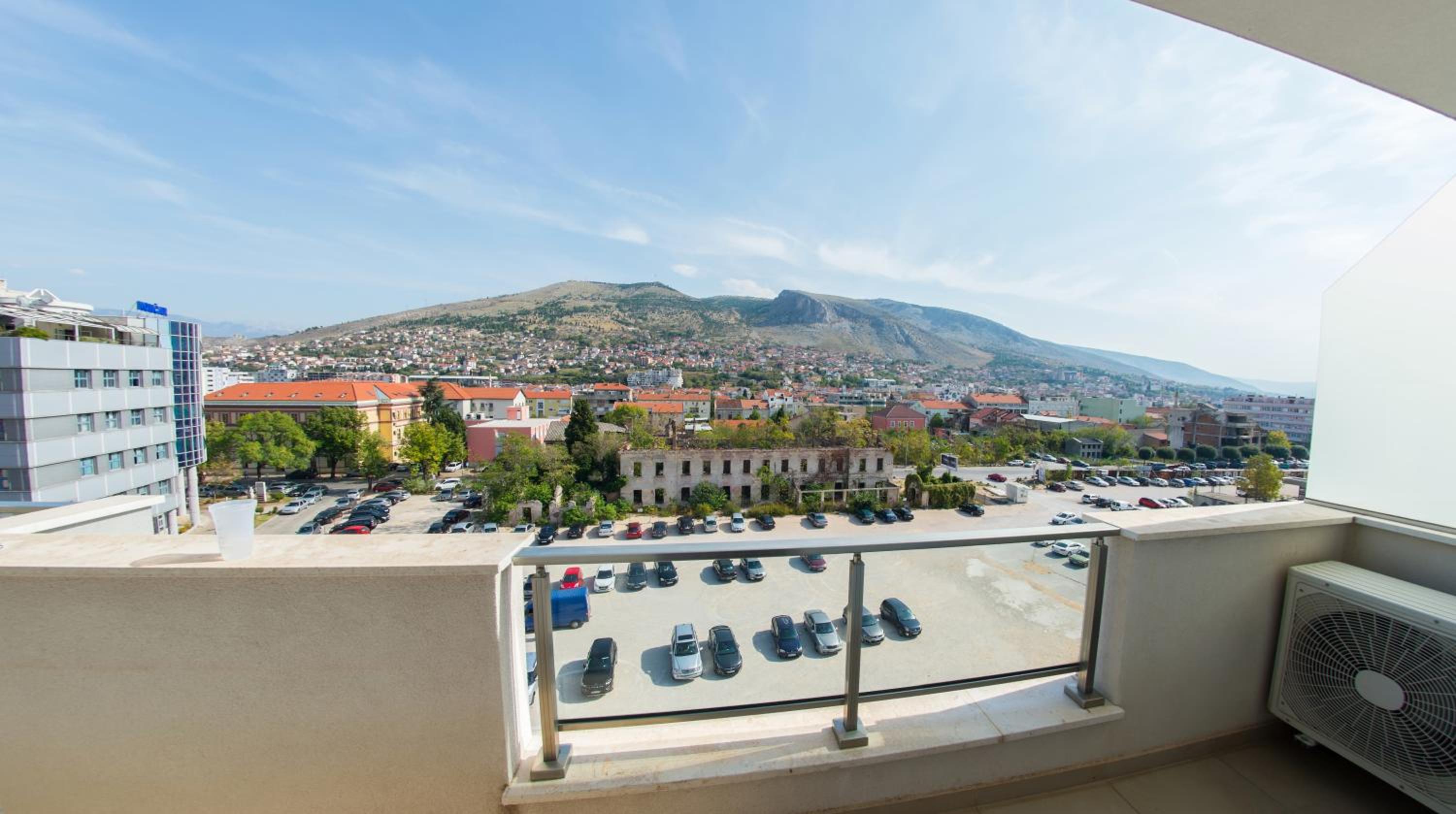Apartment with Balcony - Photo 27