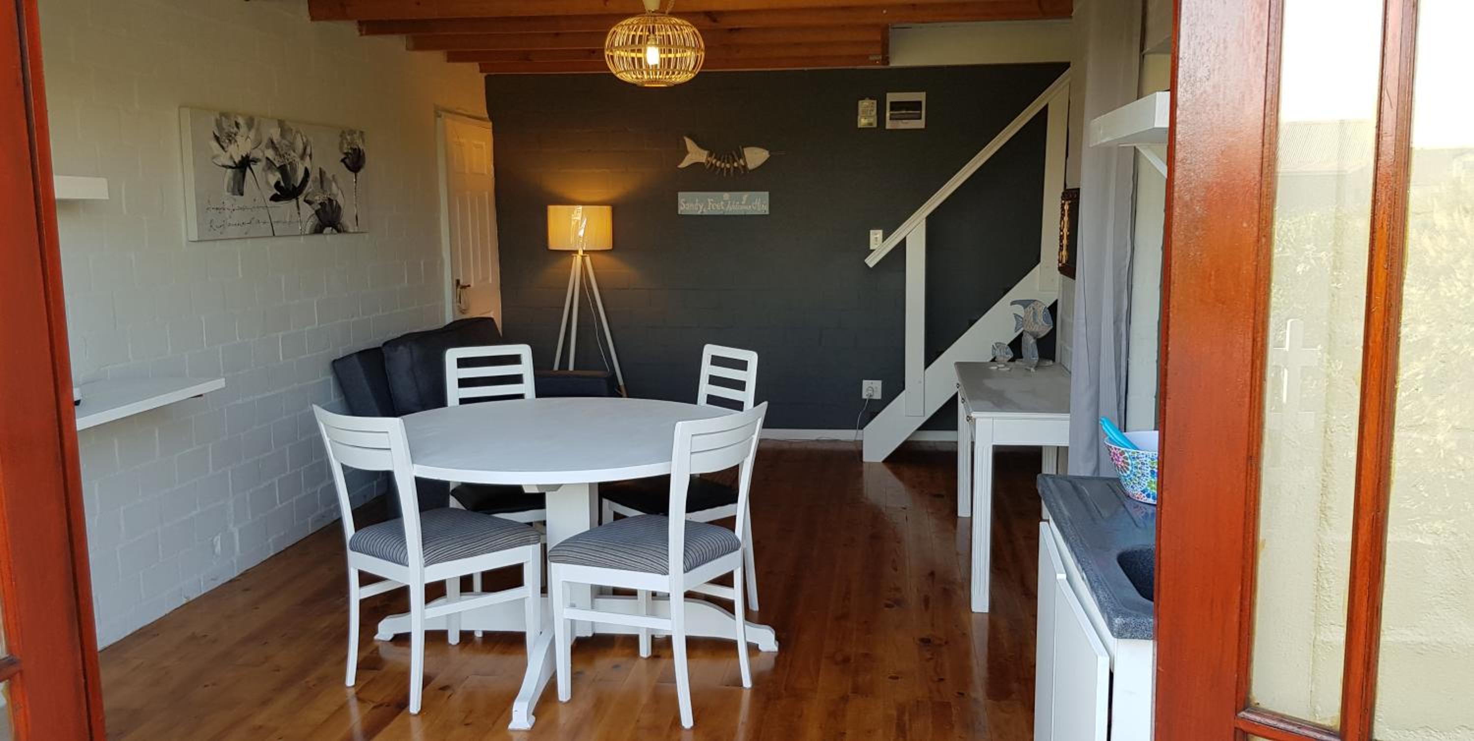 Family Room with Private Bathroom photo 2