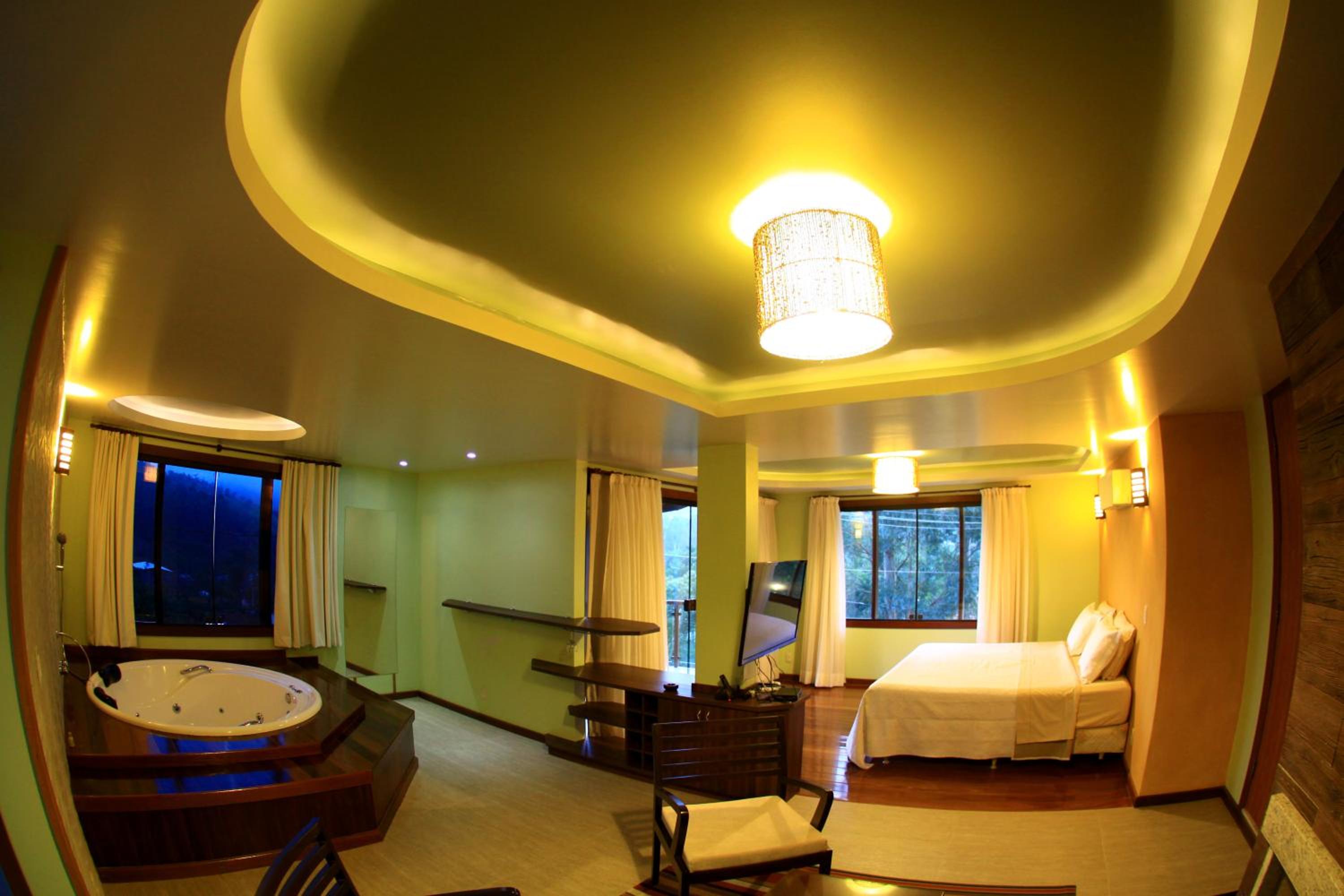 Deluxe Suite with Balcony (2 Adults) photo 3