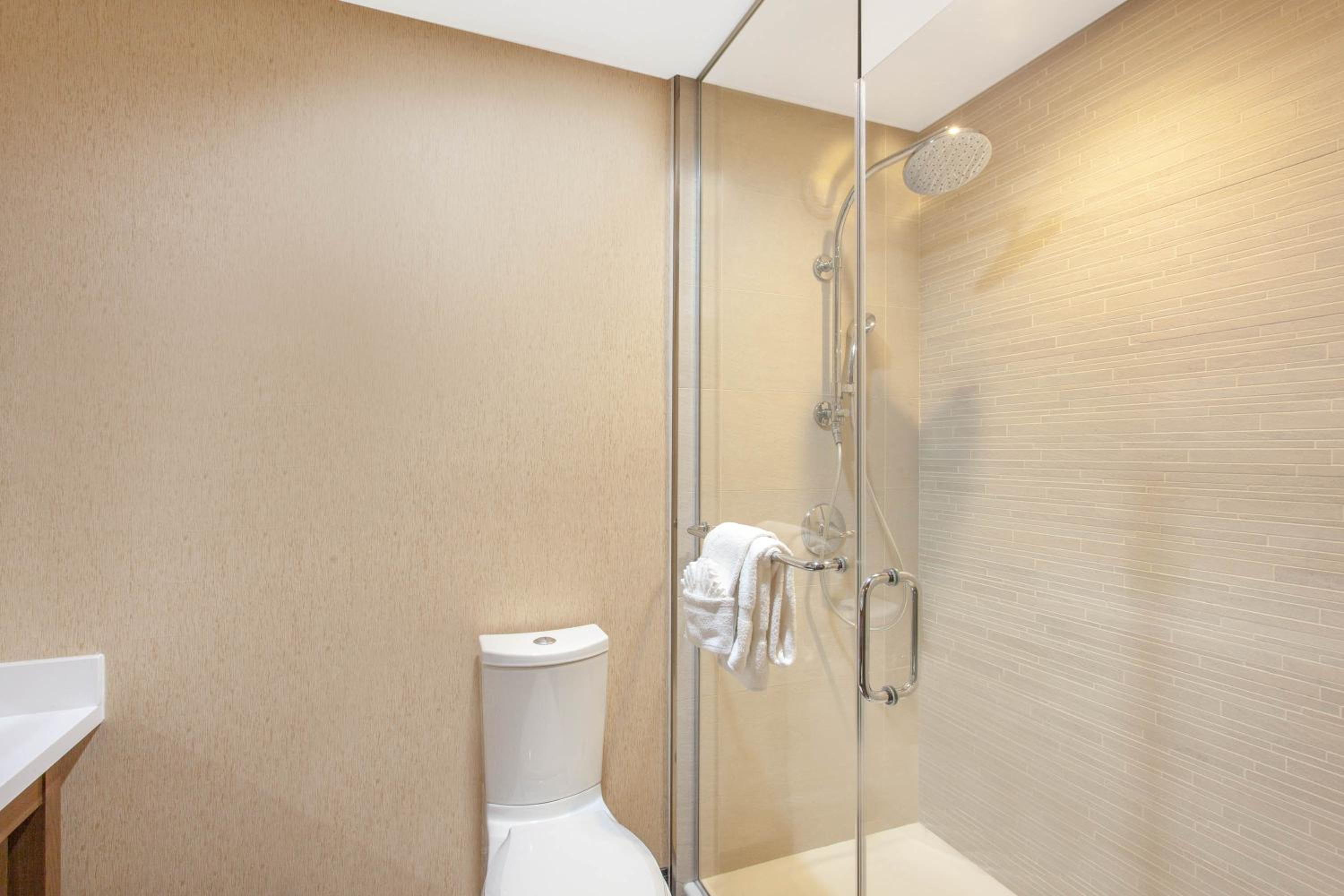 King Room - Non-Smoking - Photo 4