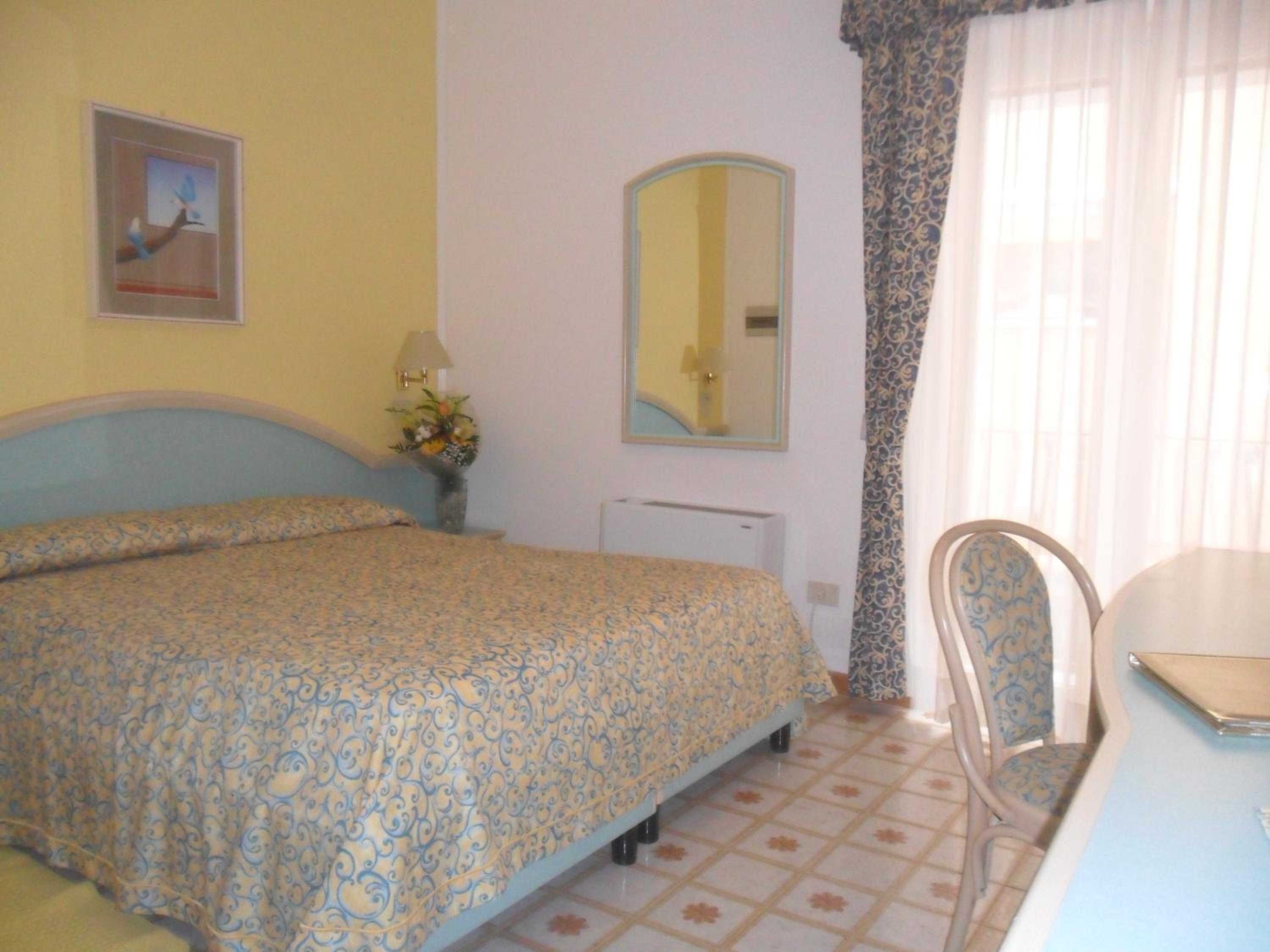 Standard Quadruple Room photo 2