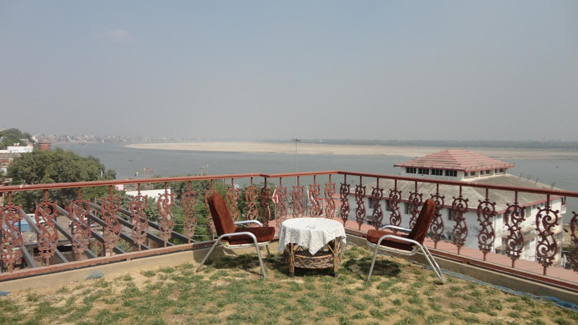 Deluxe Terrace Quad Family Room With Private Garden Terrace and 360 view - Photo 5