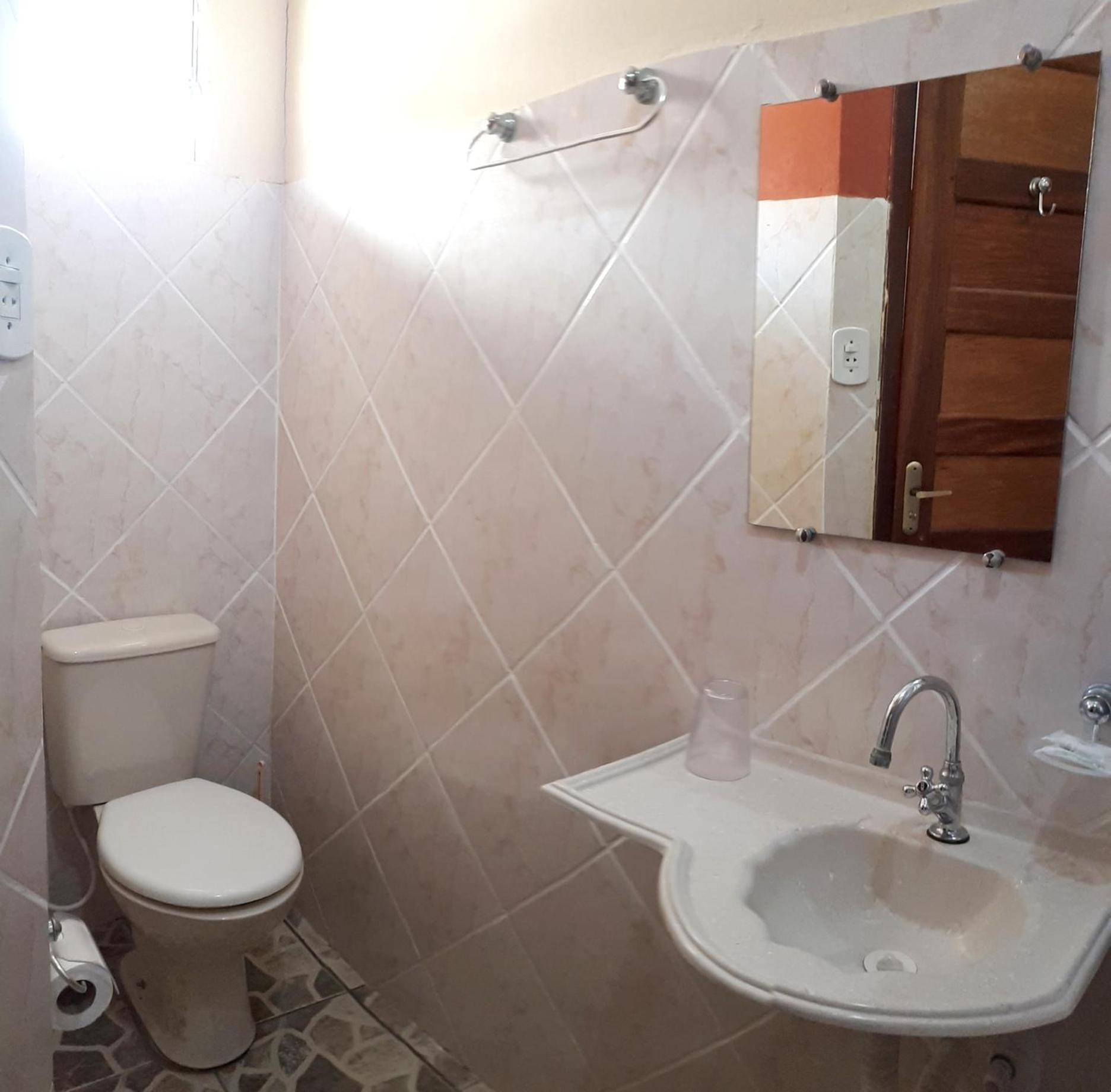 Large Double Room - Photo 4