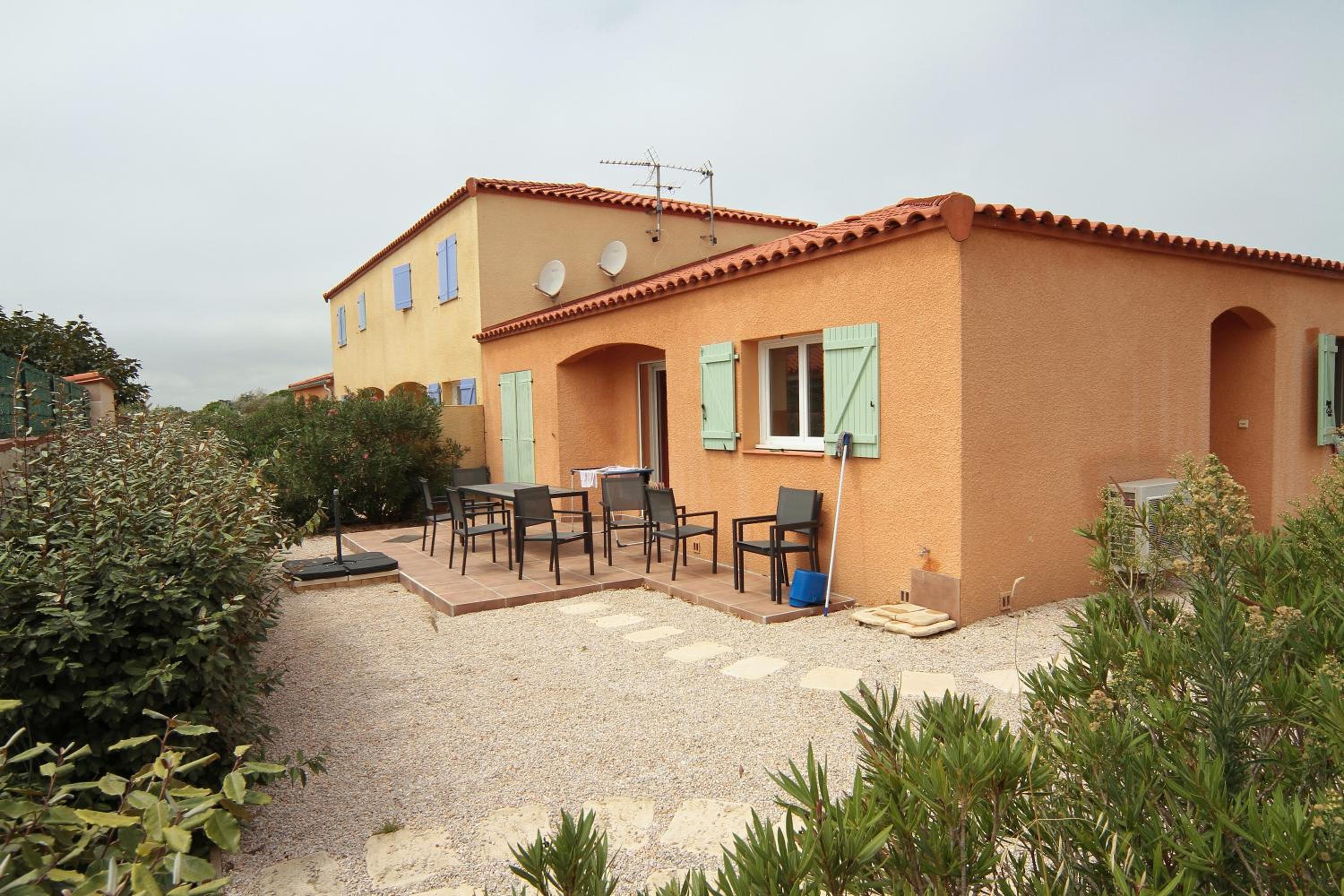 Villa photo 2