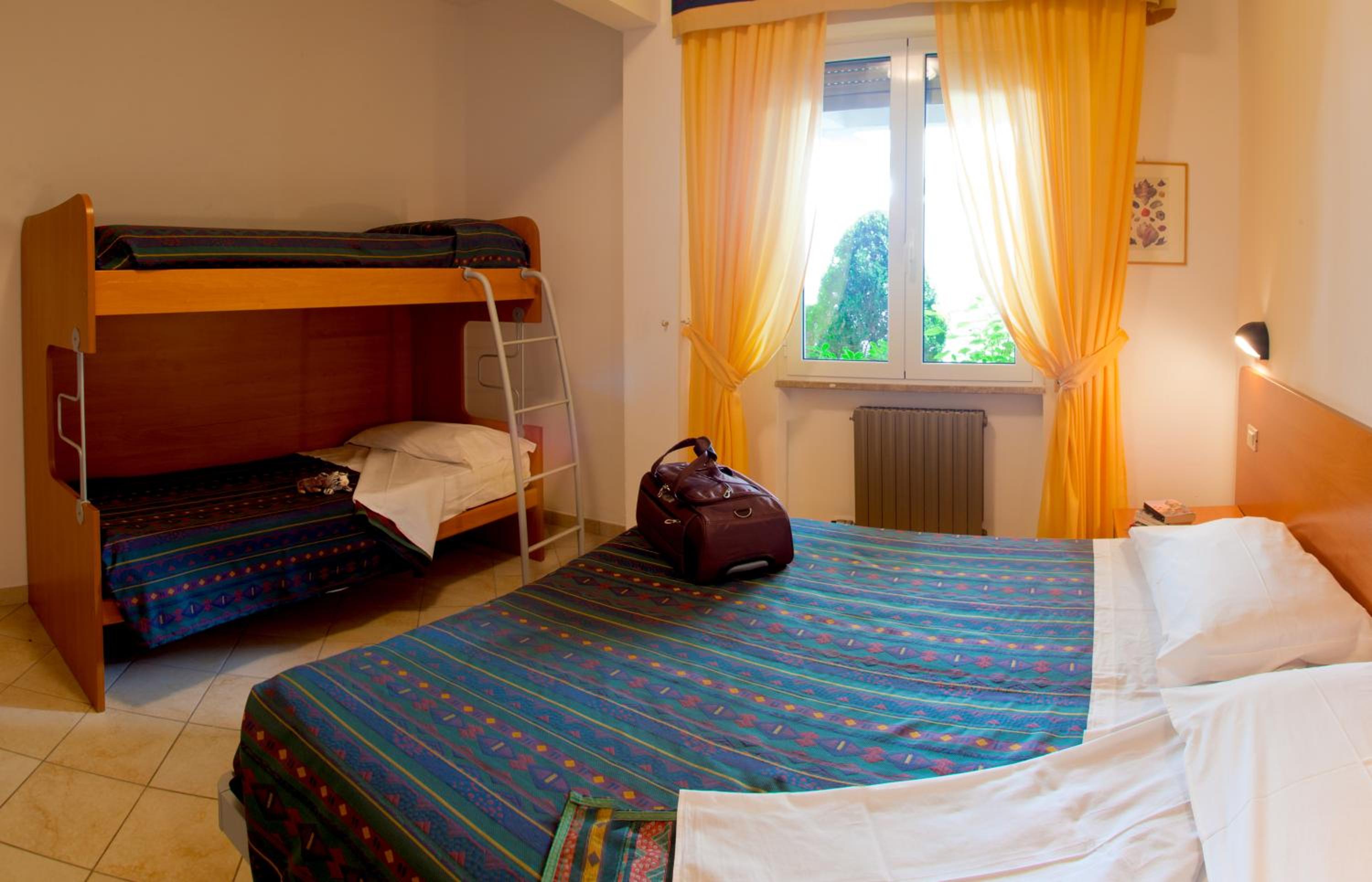 One-Bedroom Apartment with Balcony and Sea View (5 Adults) photo 2