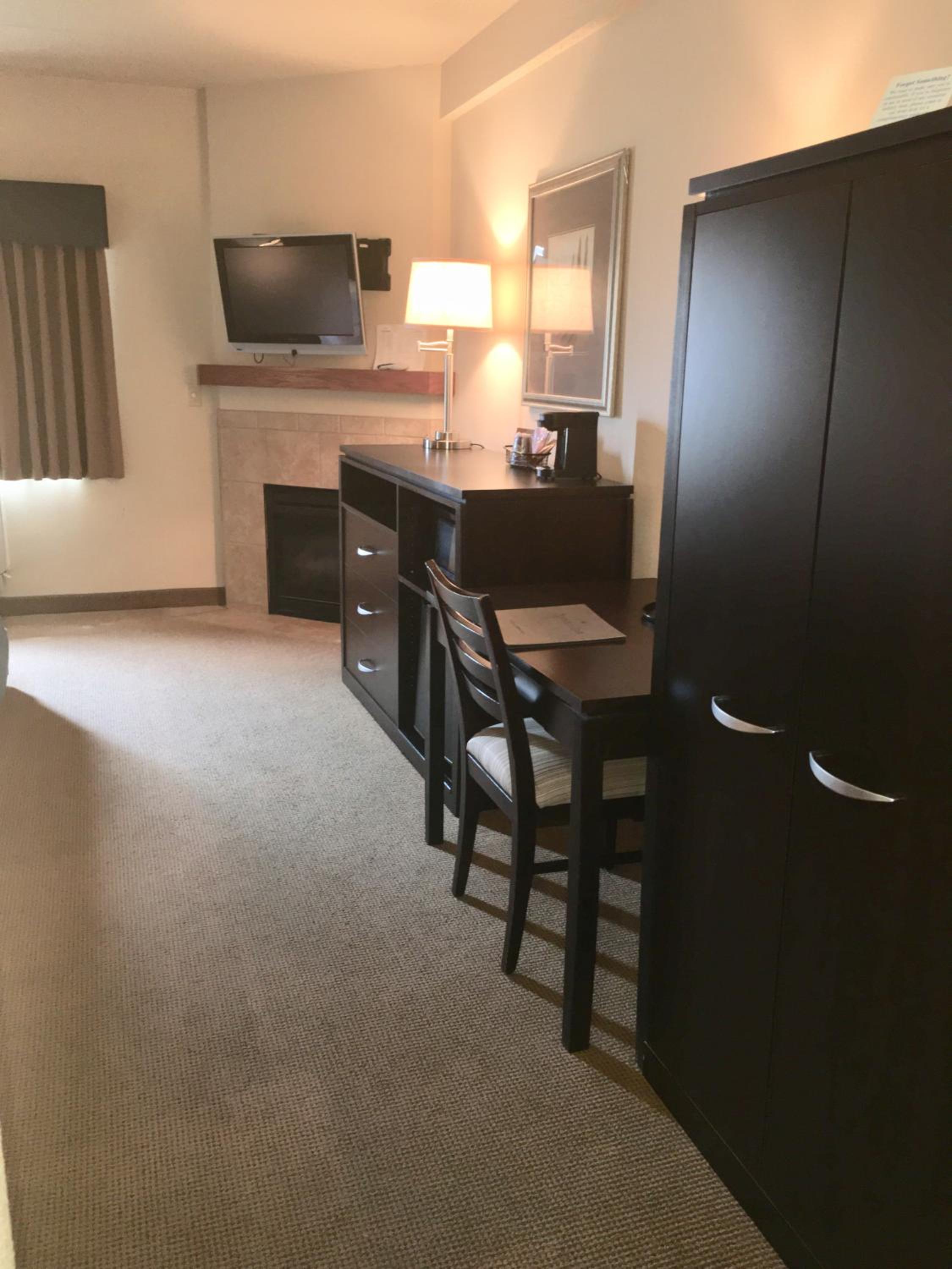 King Studio Suite with Jetted Tub - Mobility Accessible/Non-Smoking - Photo 1