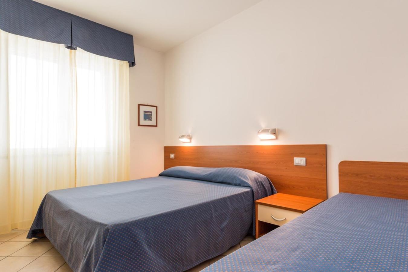 Comfort One-Bedroom Apartment with Balcony and Sea View photo 1