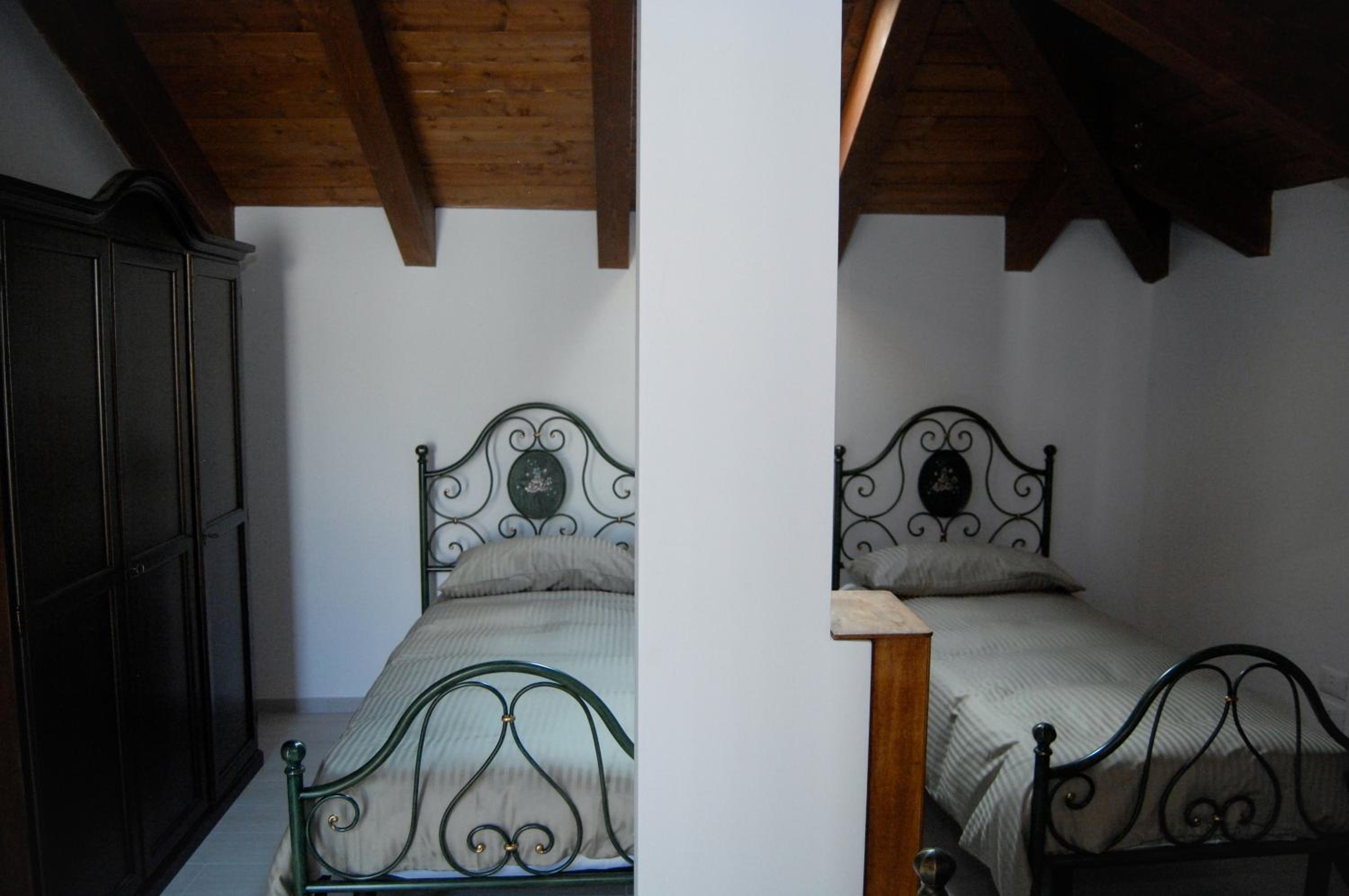 Quadruple Room - Photo 2