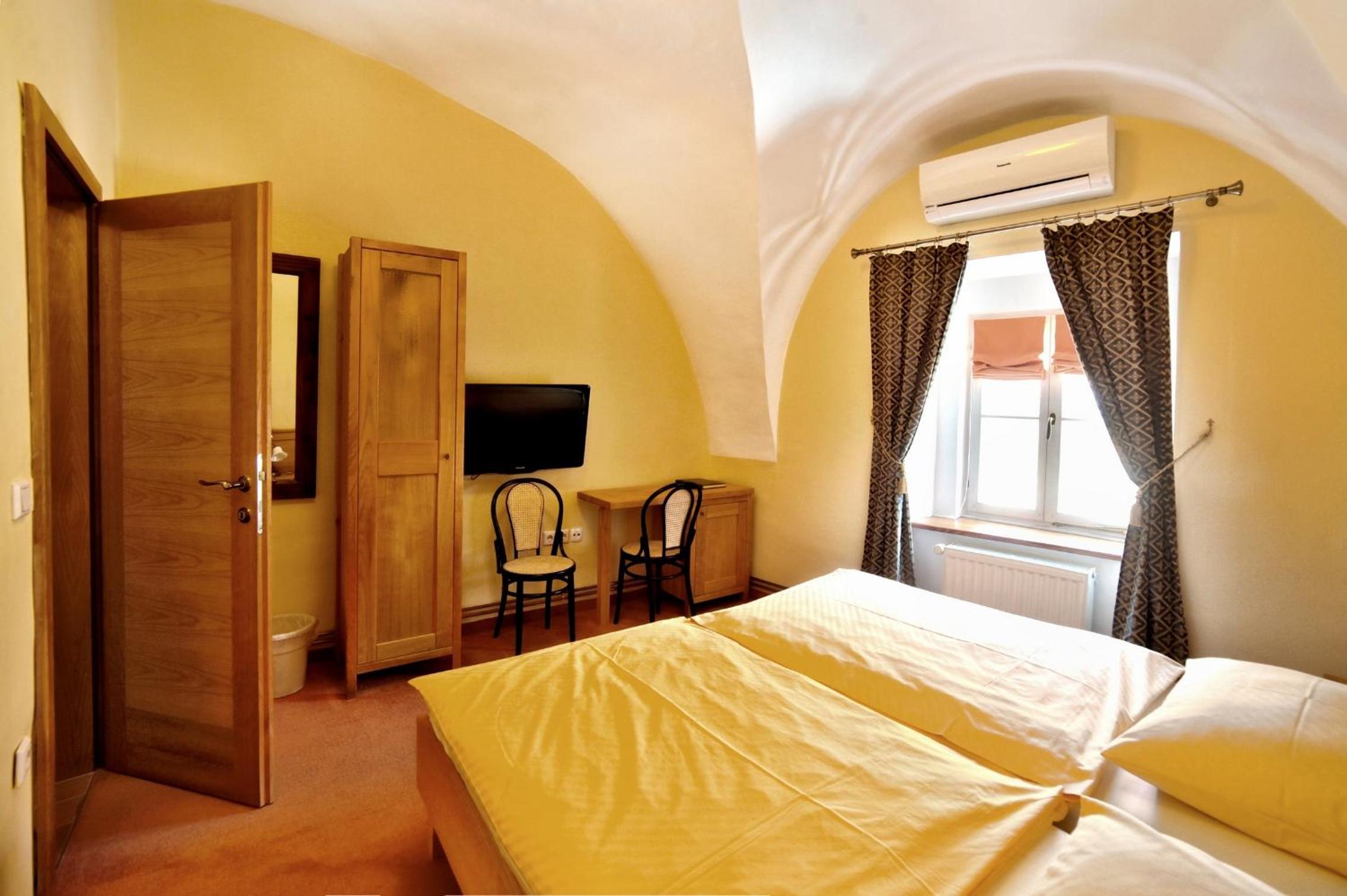 Standard Twin Room - Photo 7