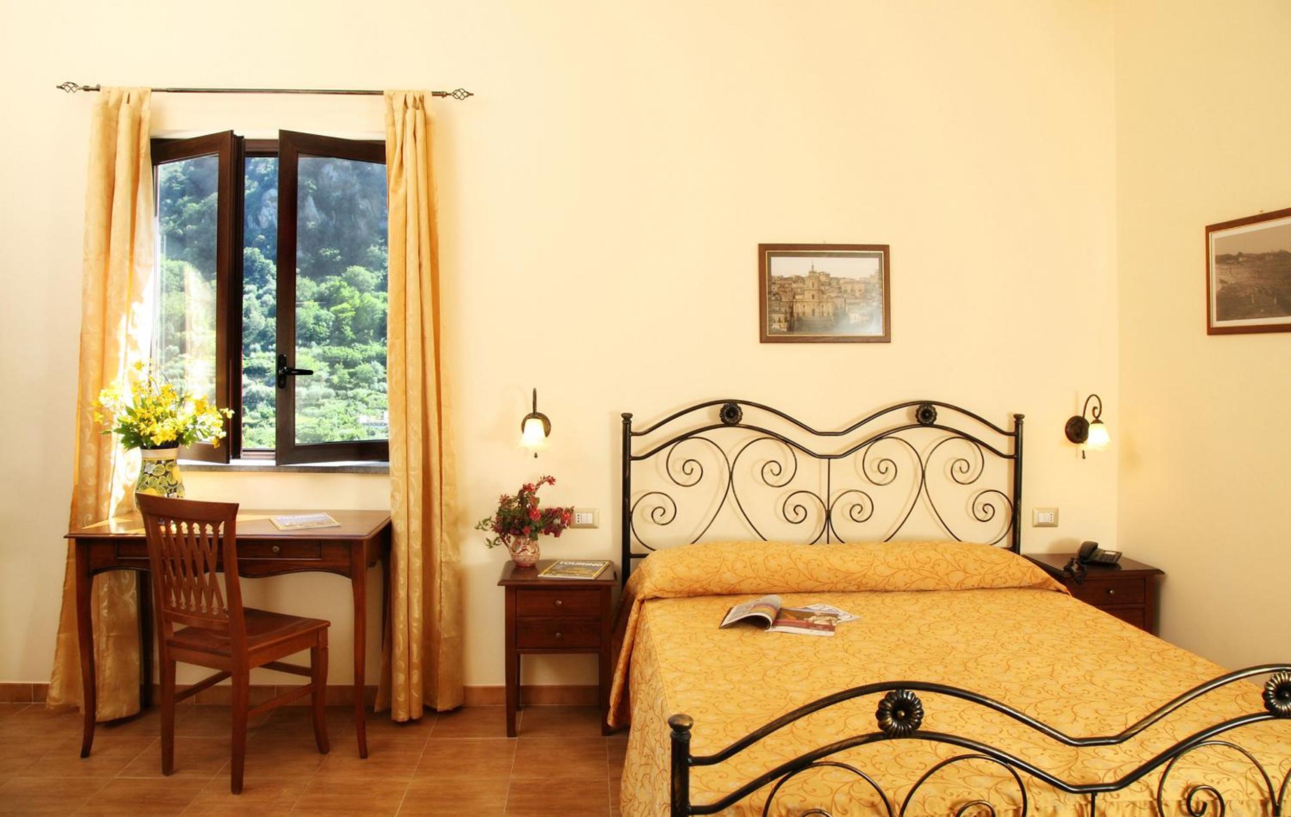 Standard Triple Room photo 2