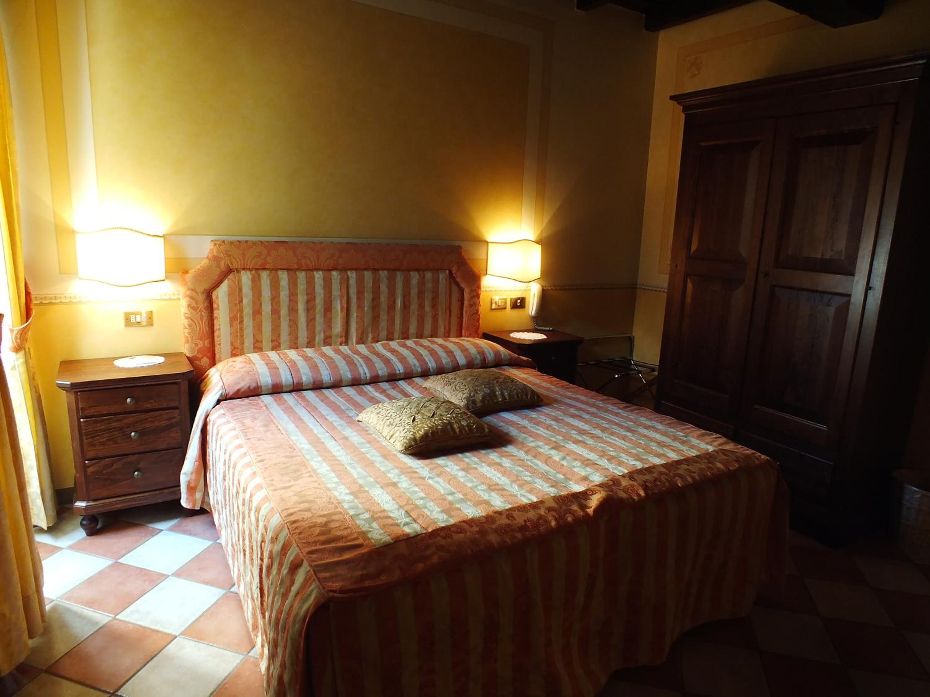 Junior Suite with Spa Bath