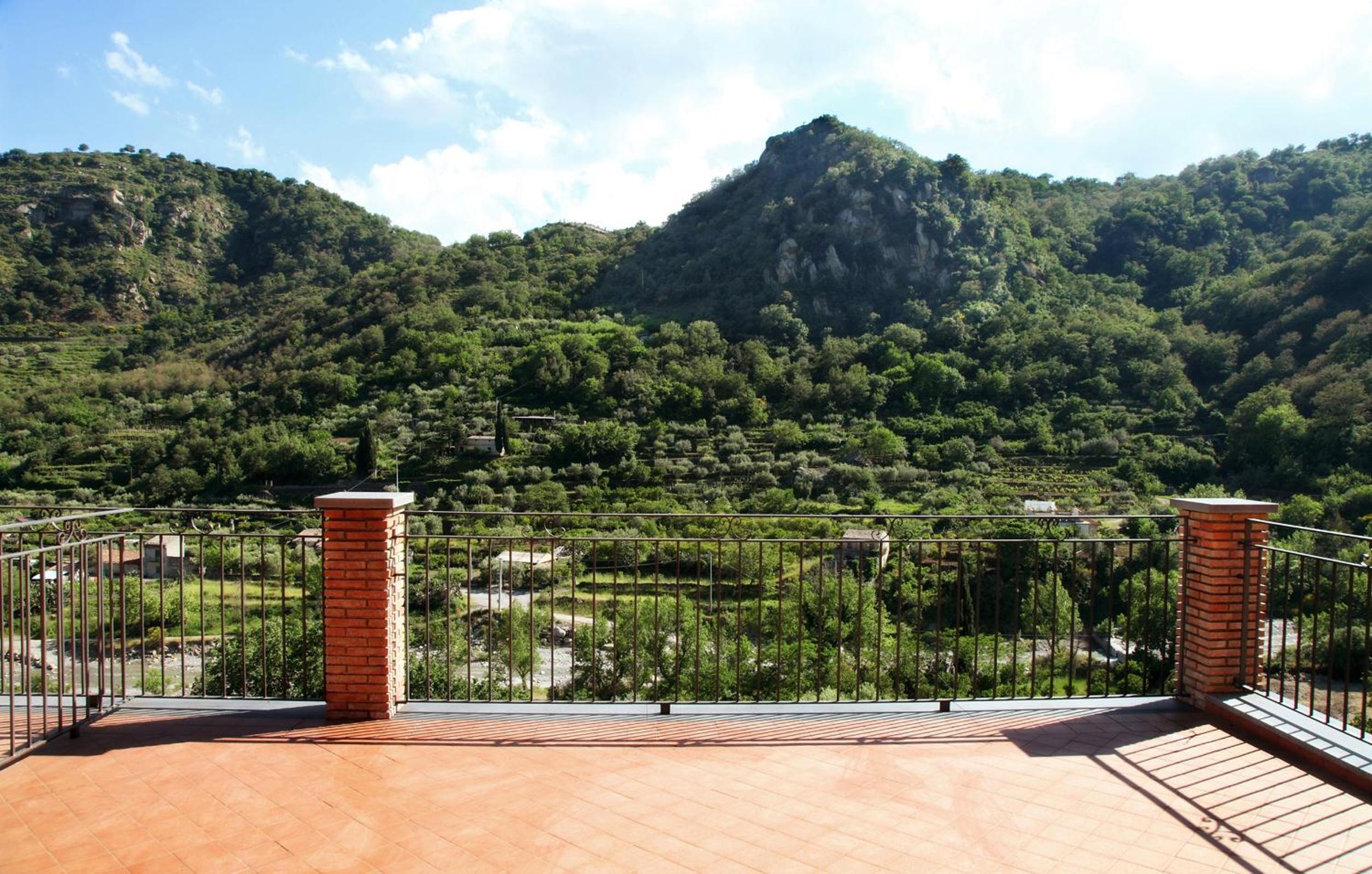 Deluxe Double Or Twin Room With Terrace photo 3