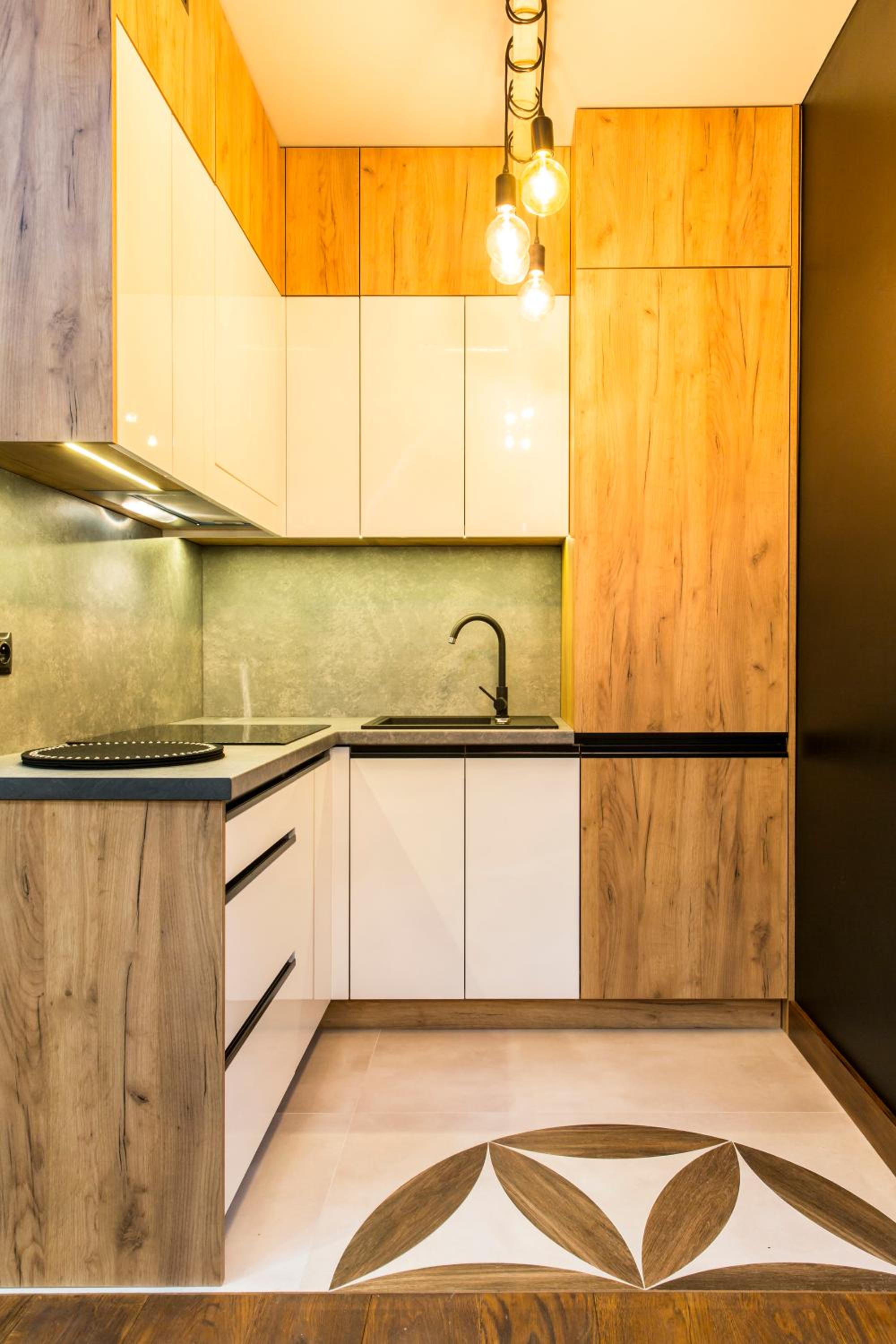 Pola Deluxe Apartment with Glazed Bedroom - Photo 9