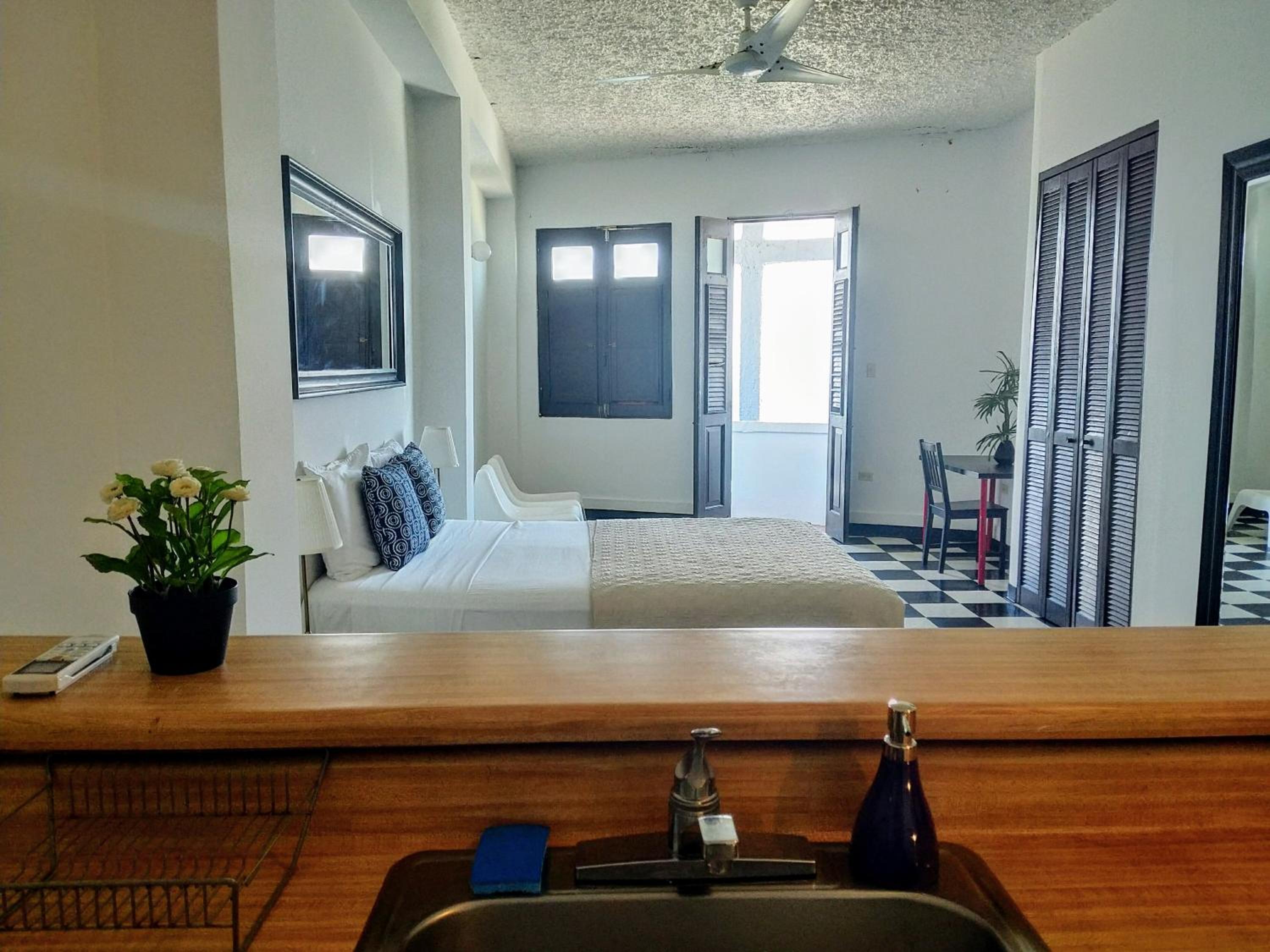 Cozy Apartment with Sea View