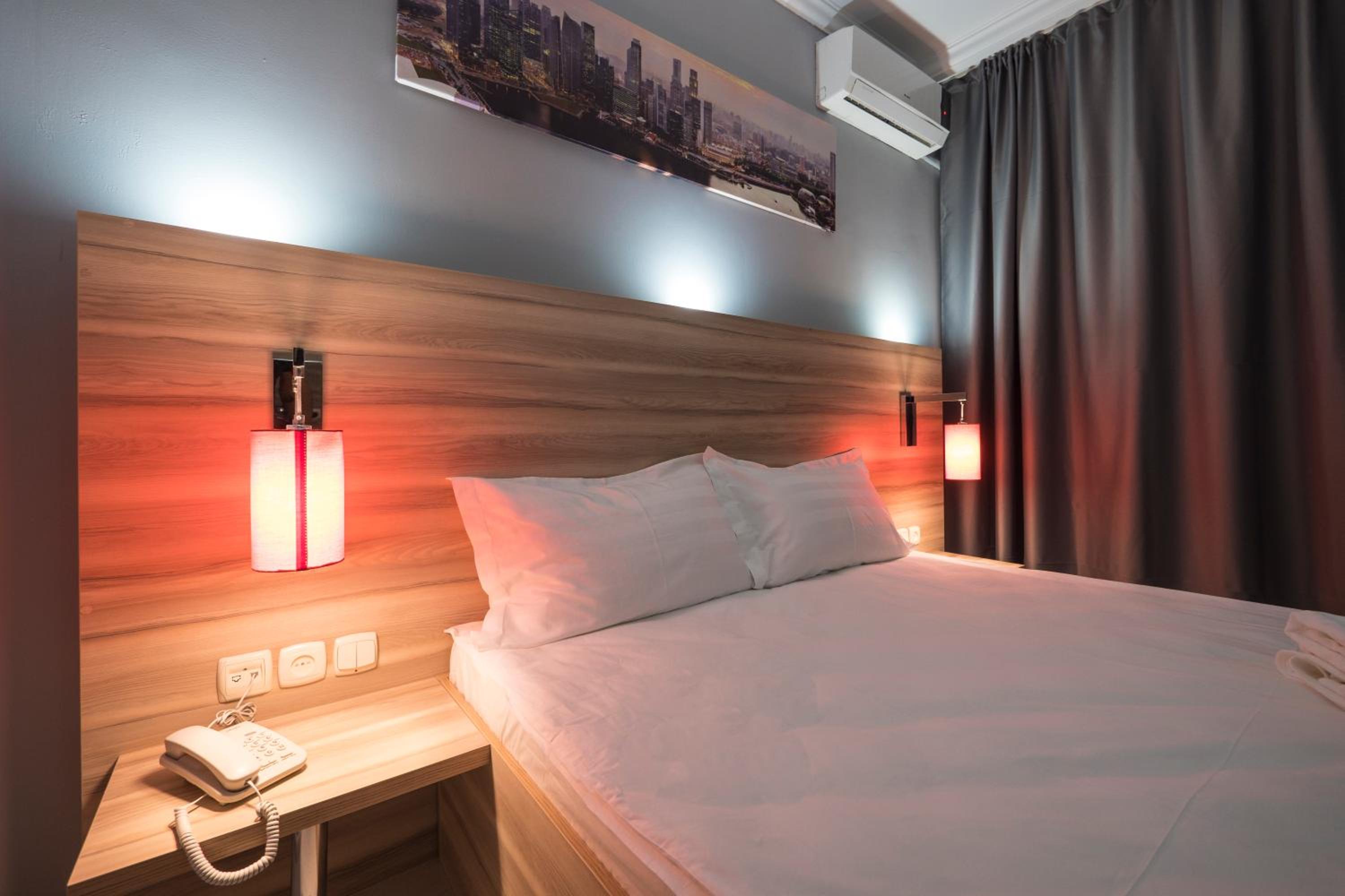 Deluxe Double Room with Balcony photo 2