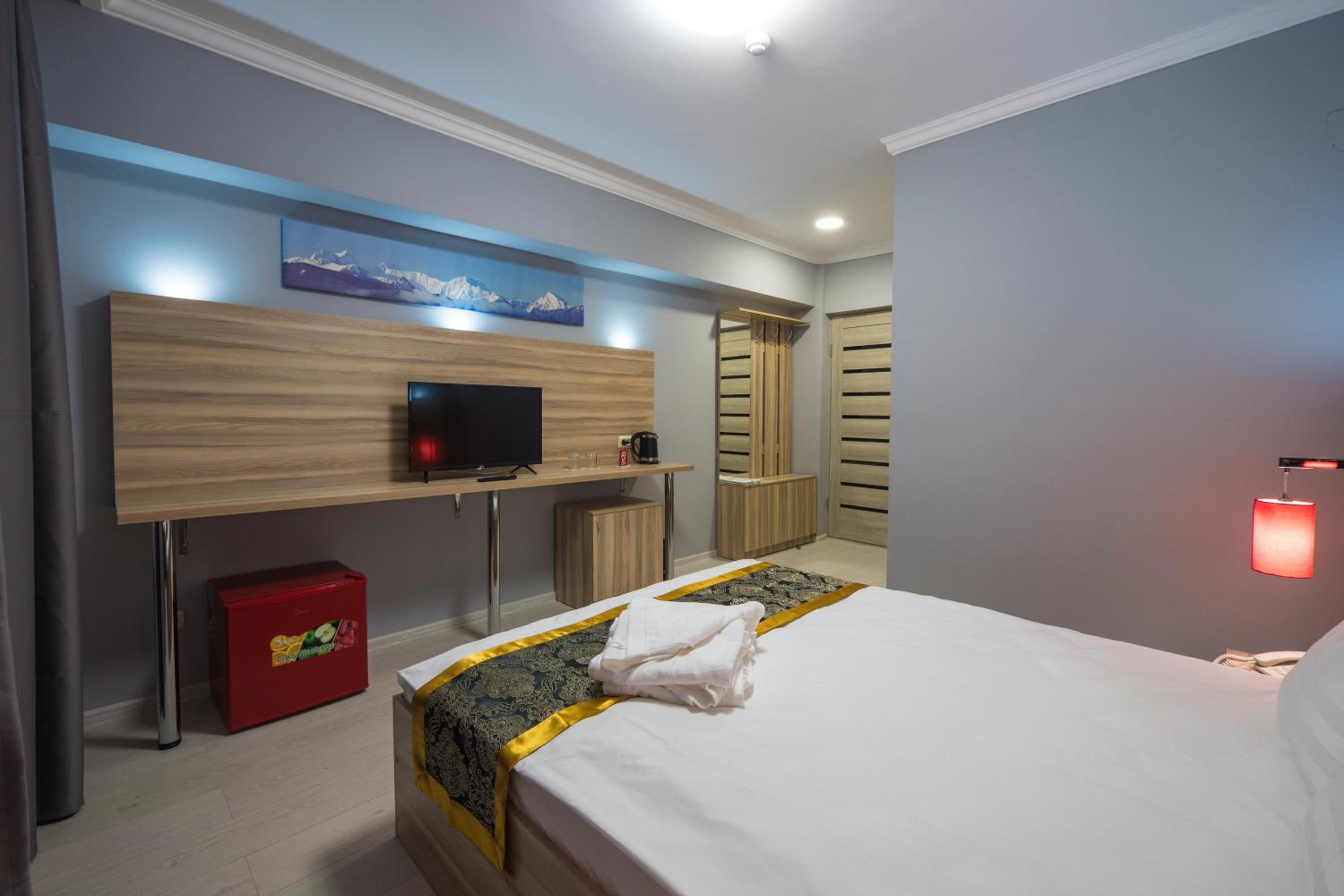 Deluxe Double Room with Balcony photo 3