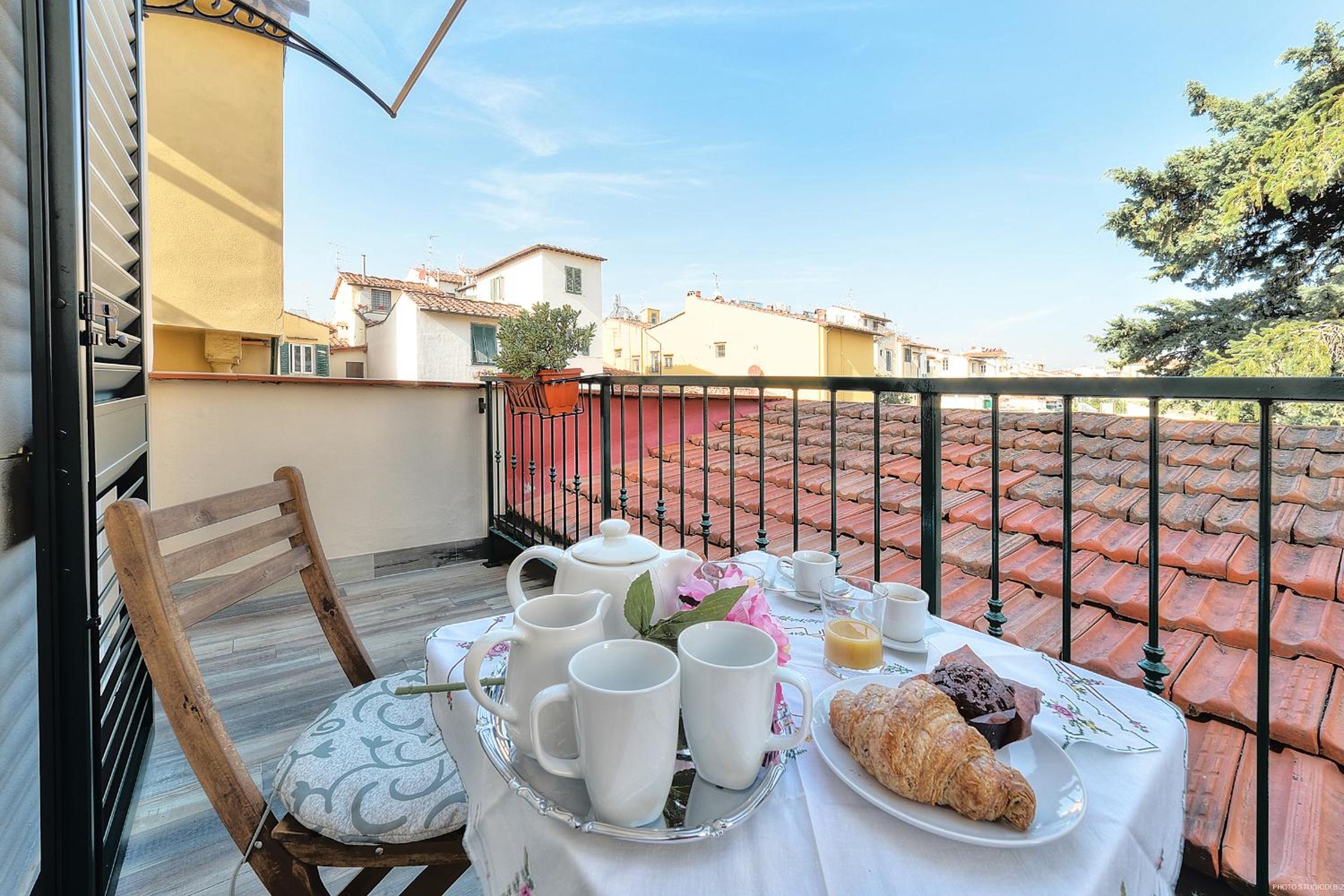 Apartment with Terrace photo 2