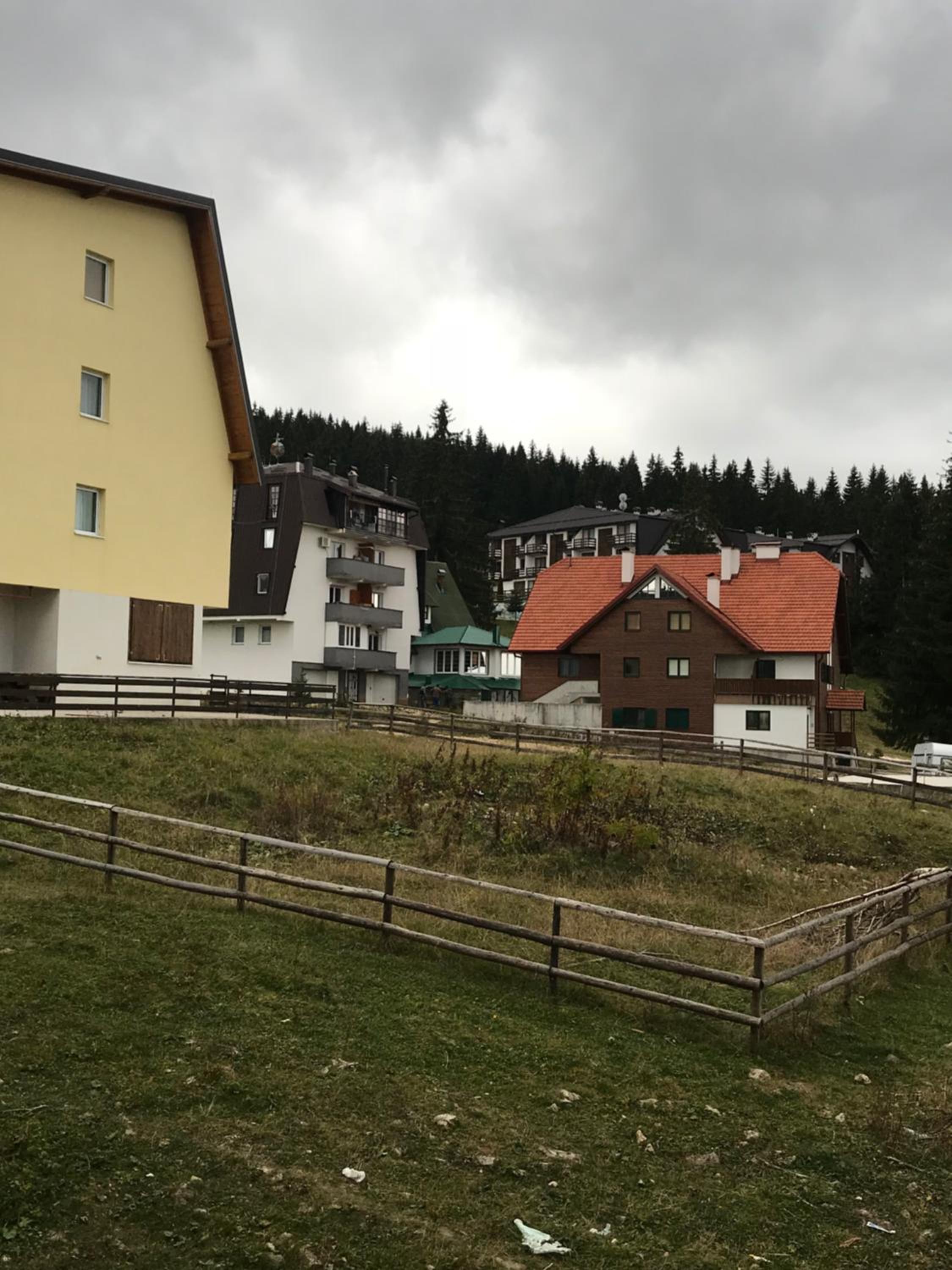 Apartment with Balcony - Photo 22