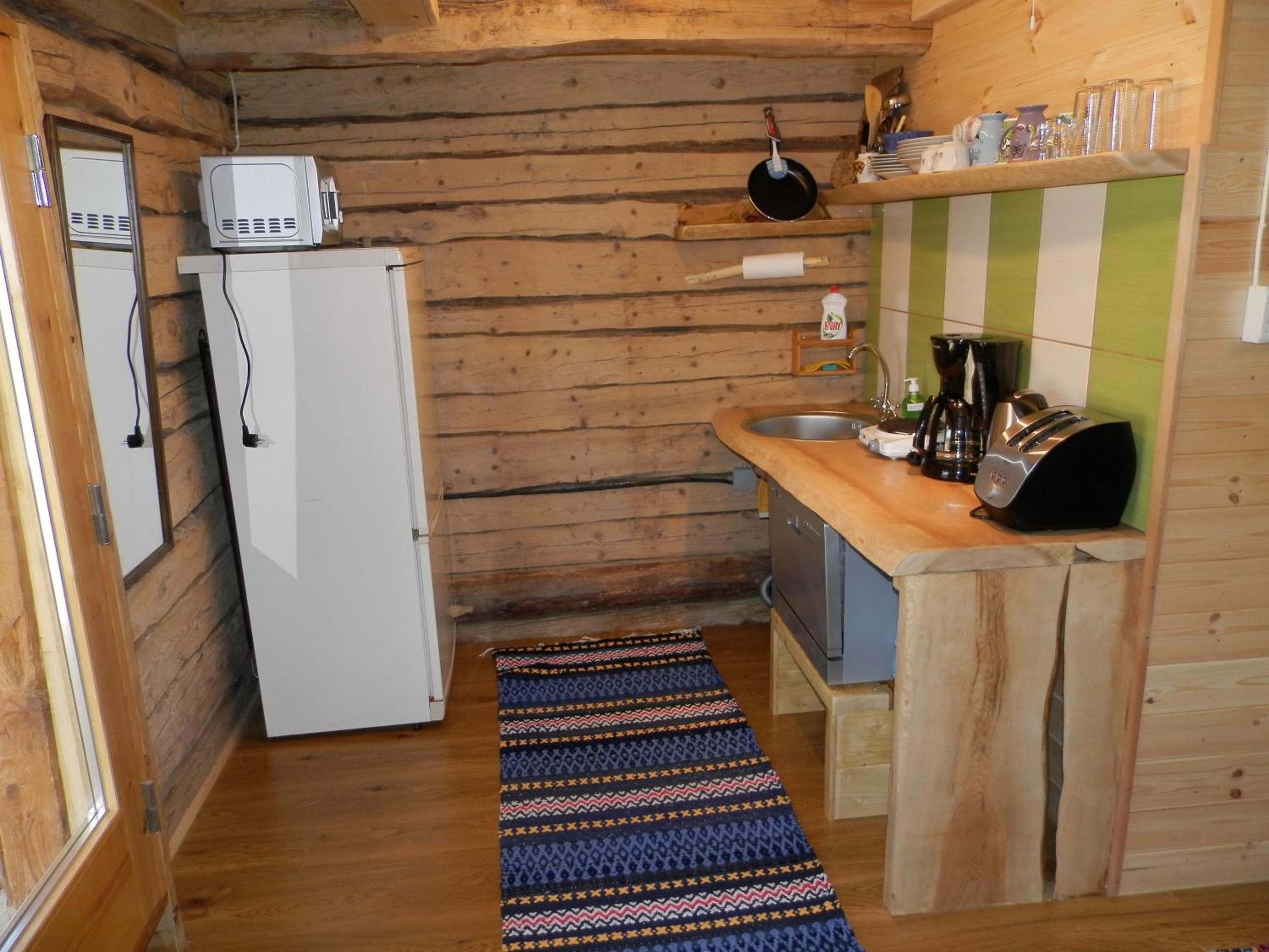 One-Bedroom Apartment - Photo 6