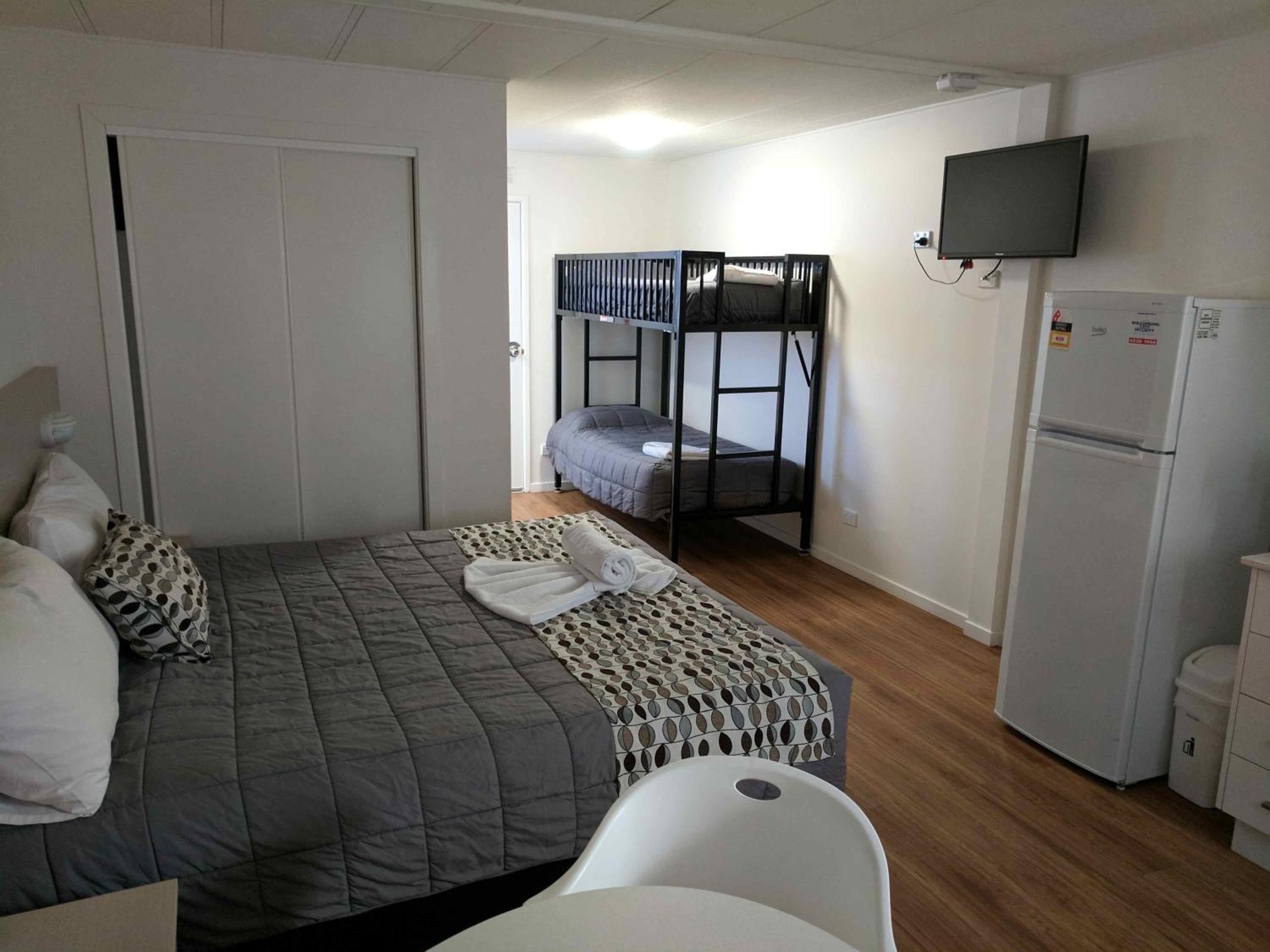 Open Plan Motel Style Air Conditioned Cabin