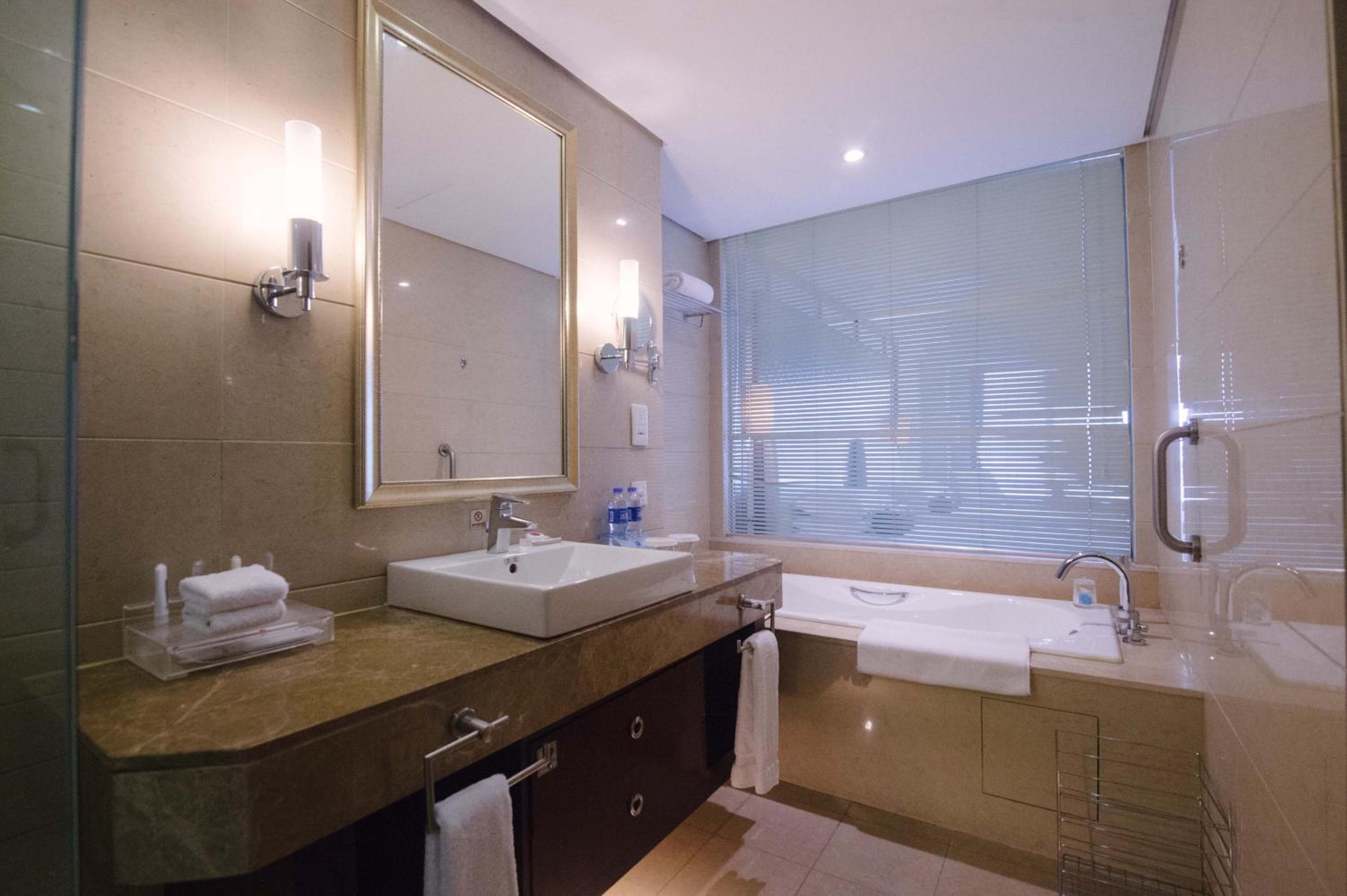 Lake View Twin Room