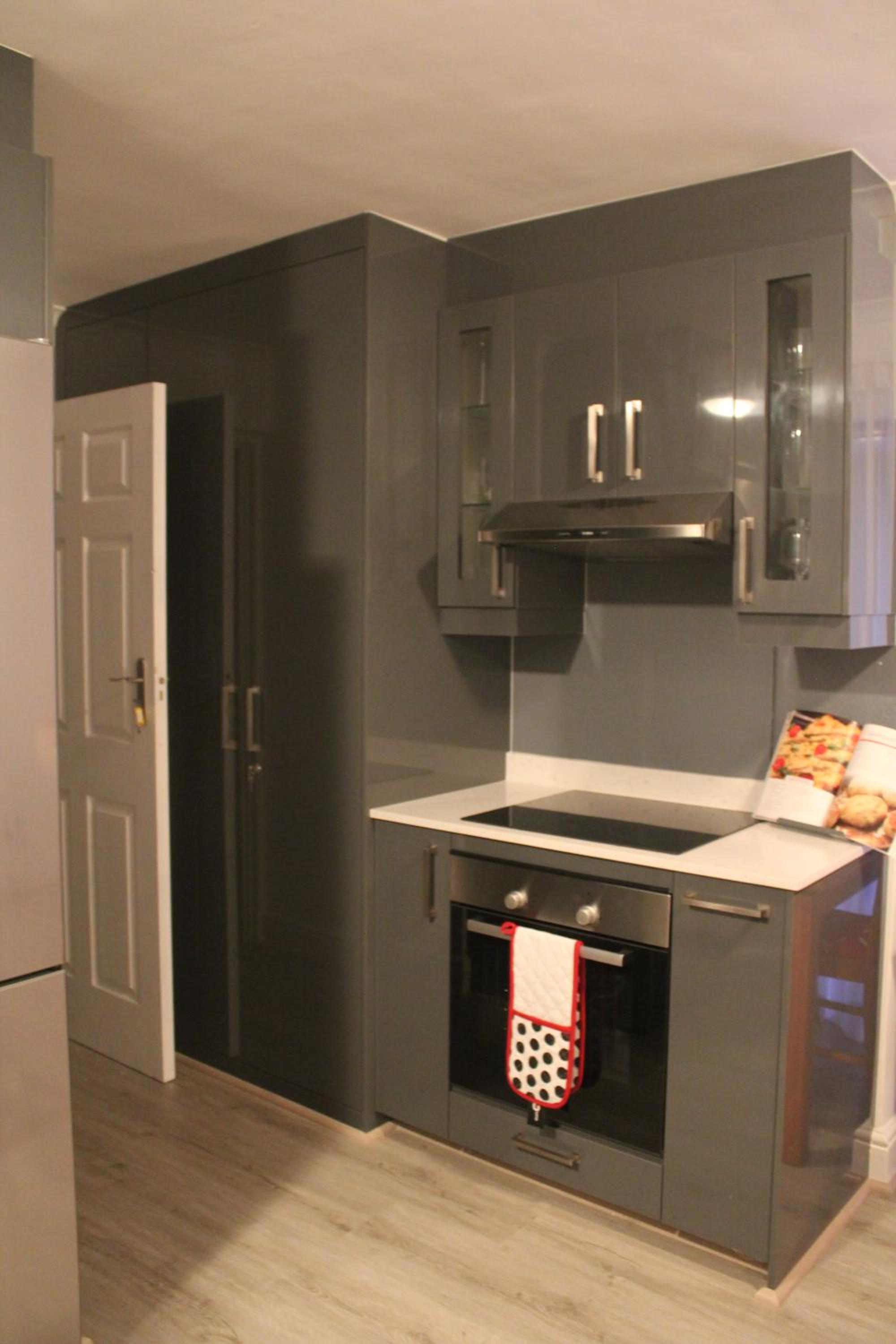 One-Bedroom Apartment photo 2