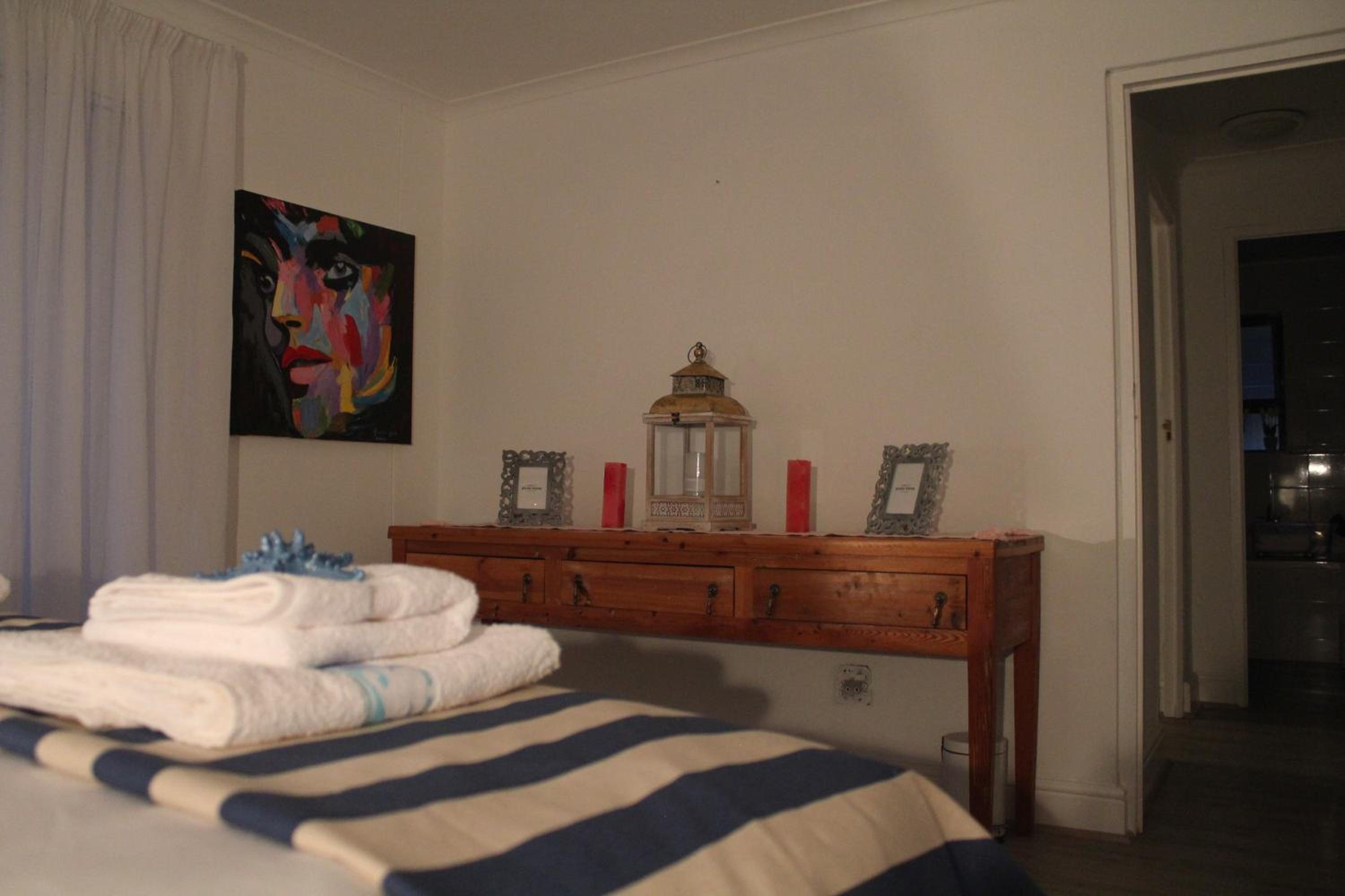 One-Bedroom Apartment photo 3
